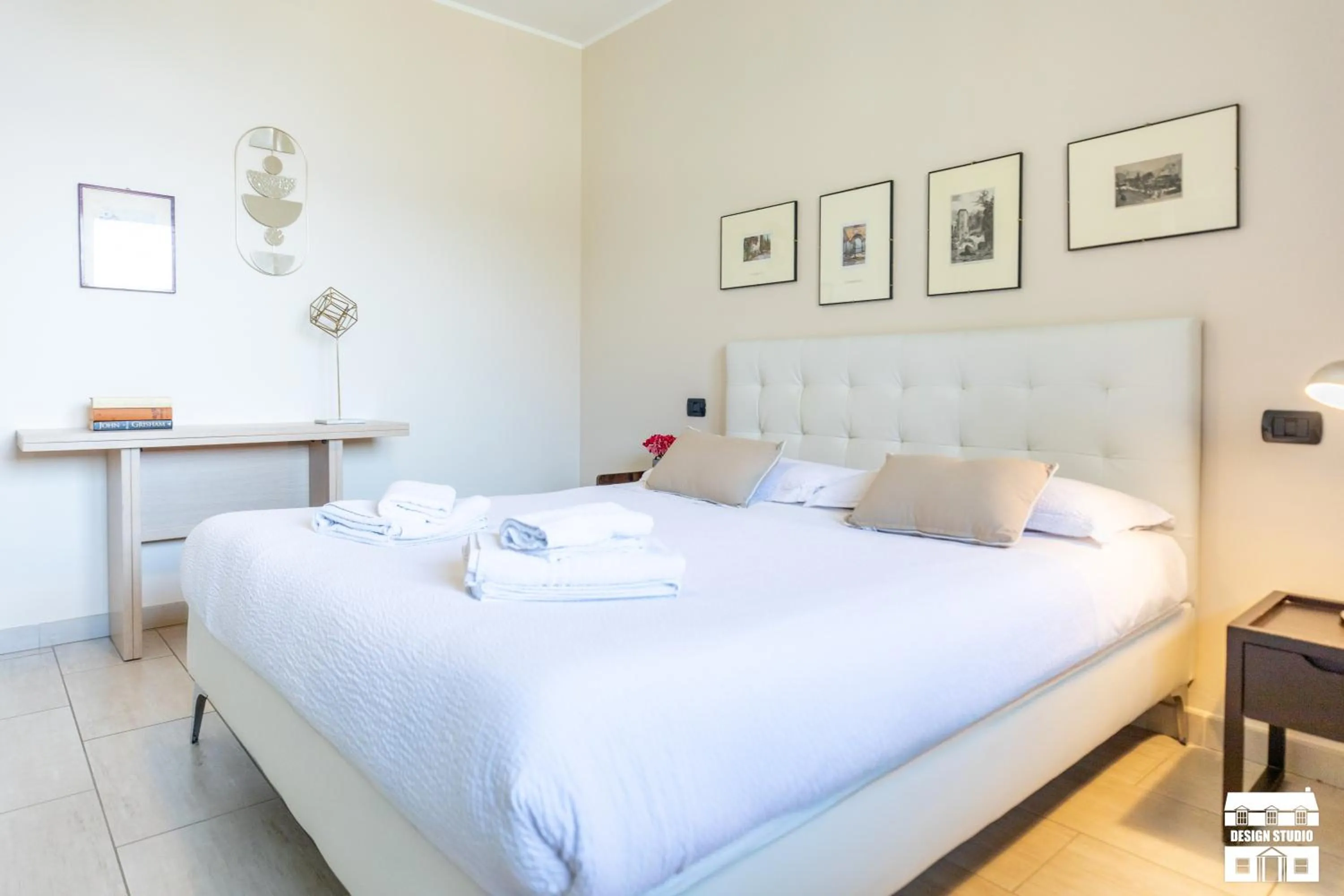 Bedroom, Bed in LA VISTA by Design Studio