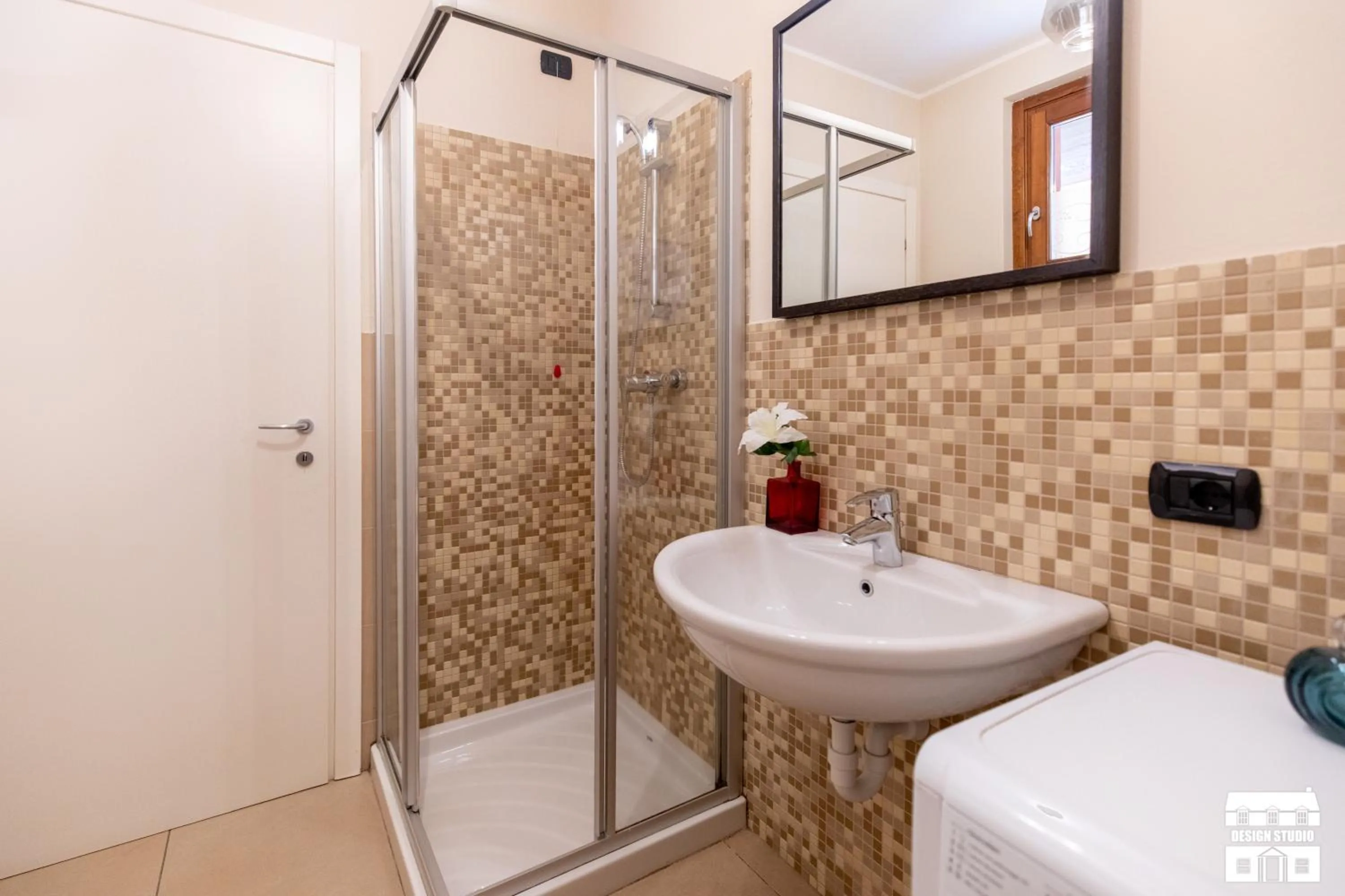 Bathroom in LA VISTA by Design Studio