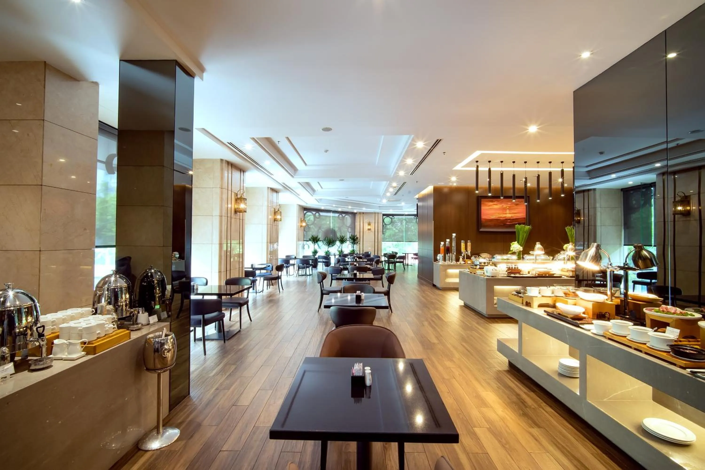 Restaurant/places to eat in Nhat Ha L’Opera Hotel