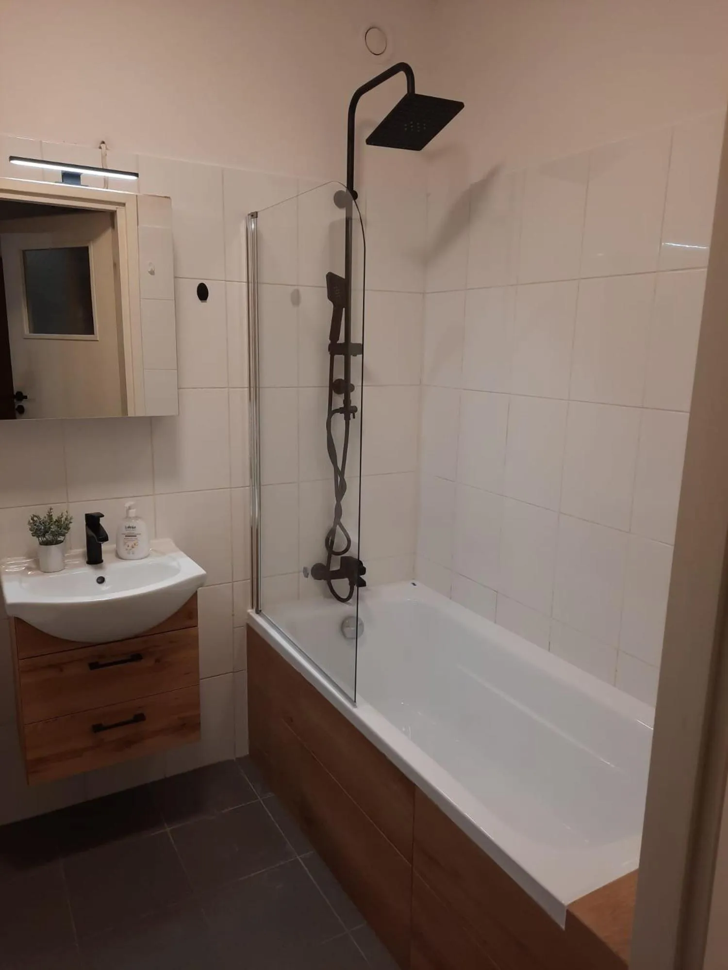 Shower in Apartamenty Trzy Wieze