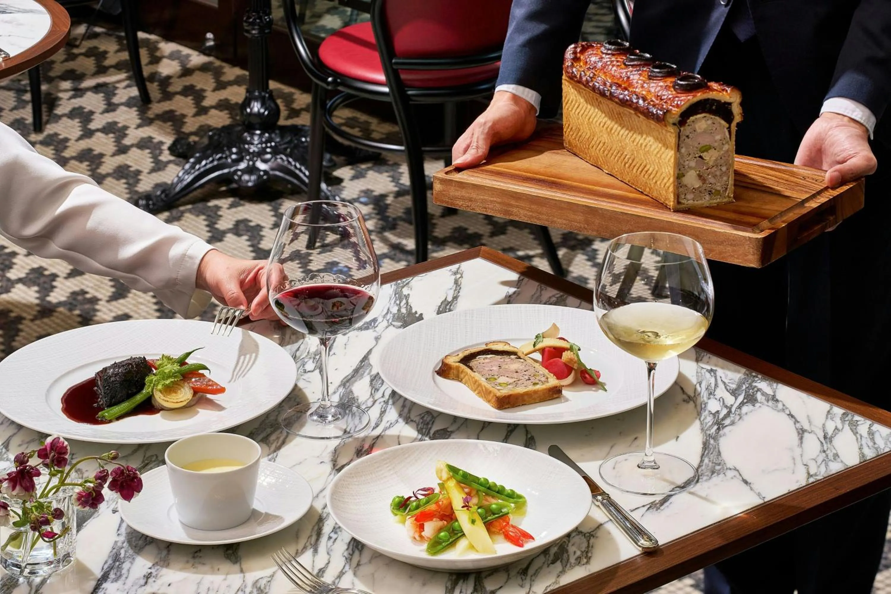 Restaurant/places to eat in The St. Regis Osaka