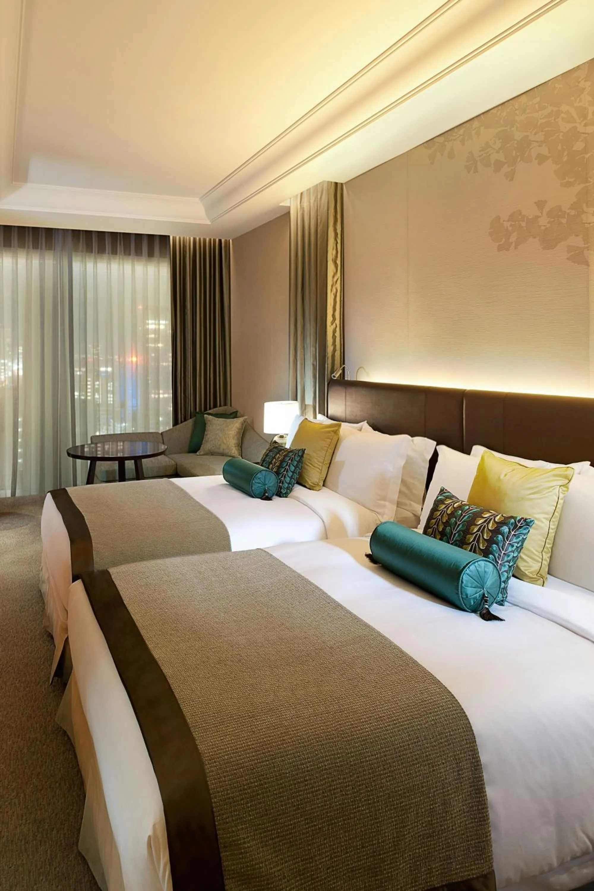 Photo of the whole room, Bed in The St. Regis Osaka