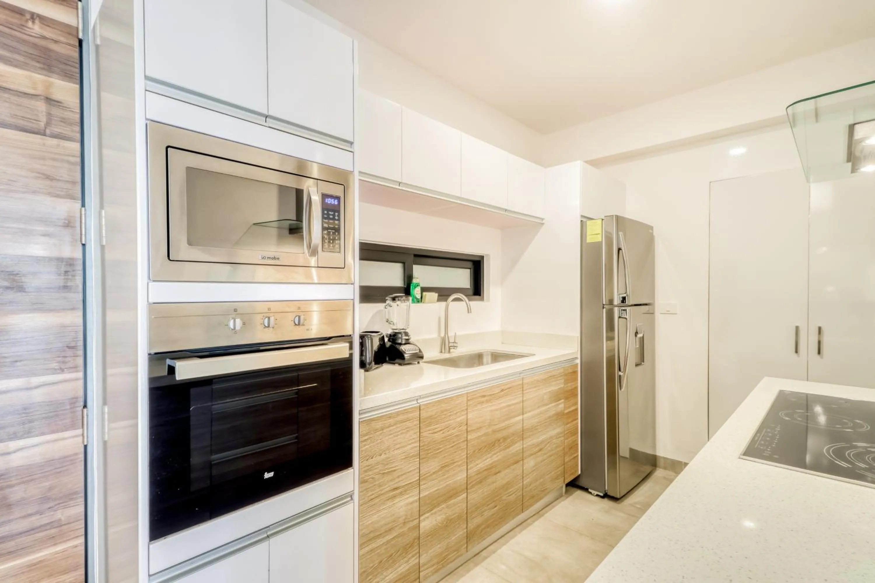 Icono Playa Condos, B307