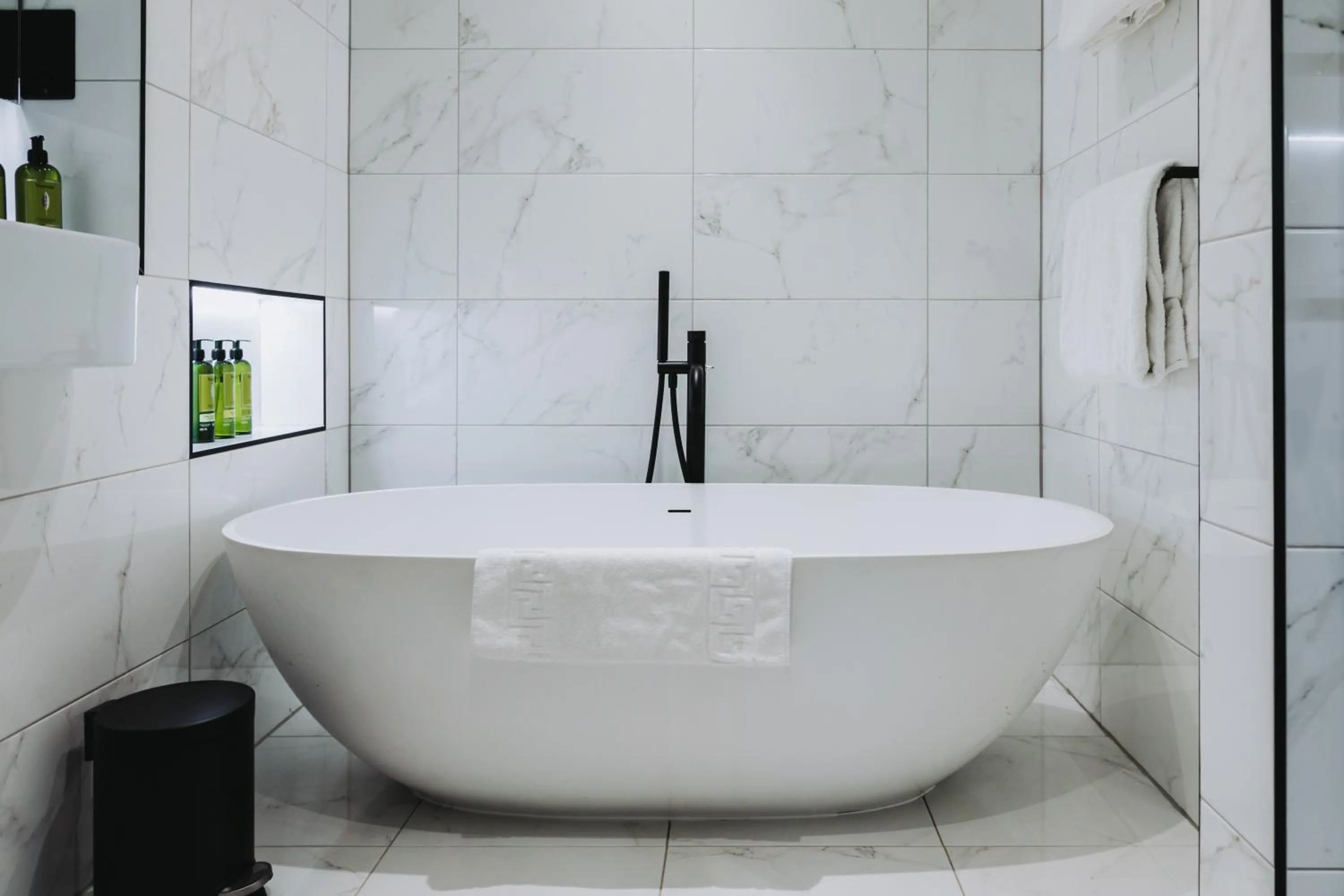 Bath in Velvet Hotel Manchester, WorldHotels Crafted
