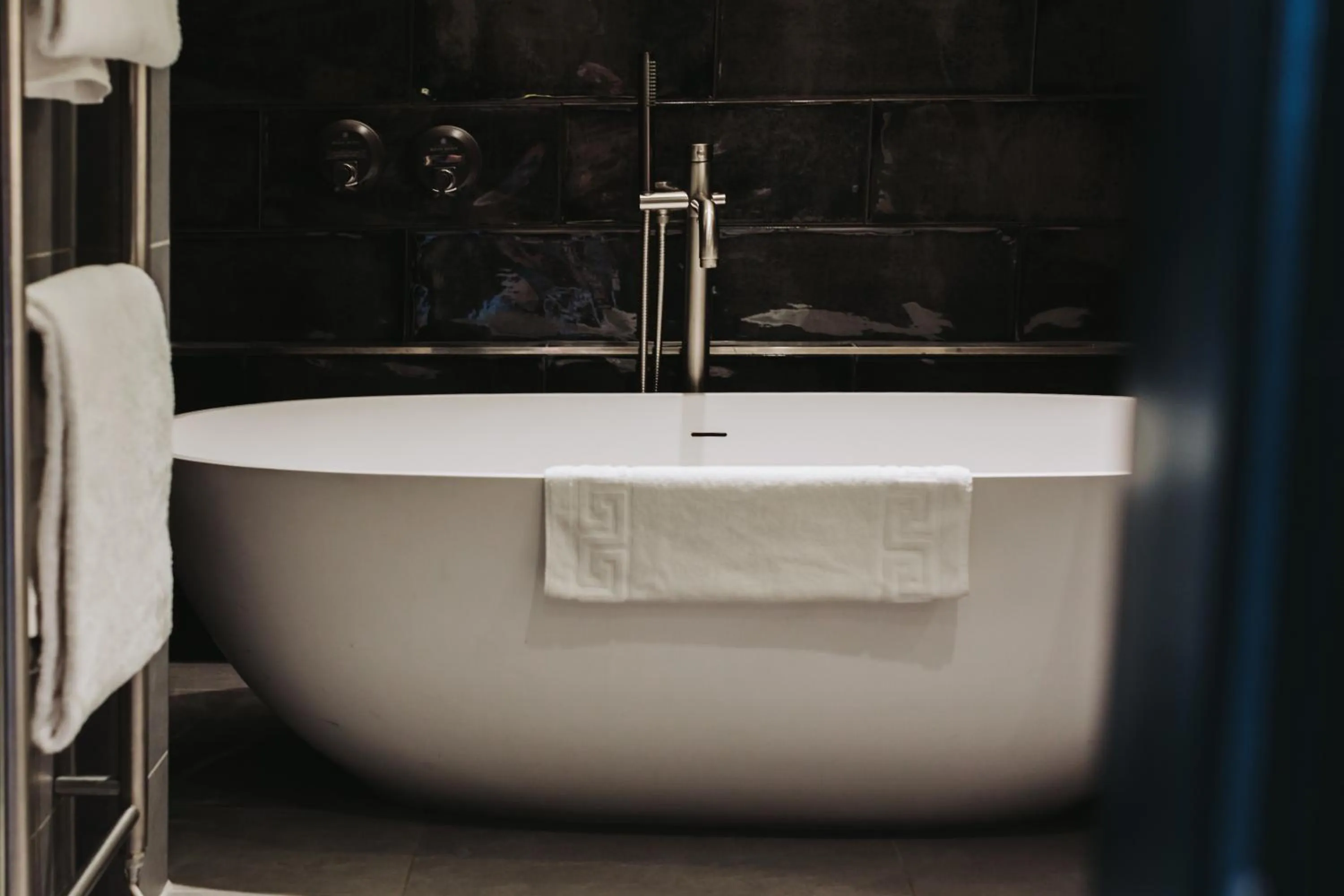 Bath in Velvet Hotel Manchester, WorldHotels Crafted