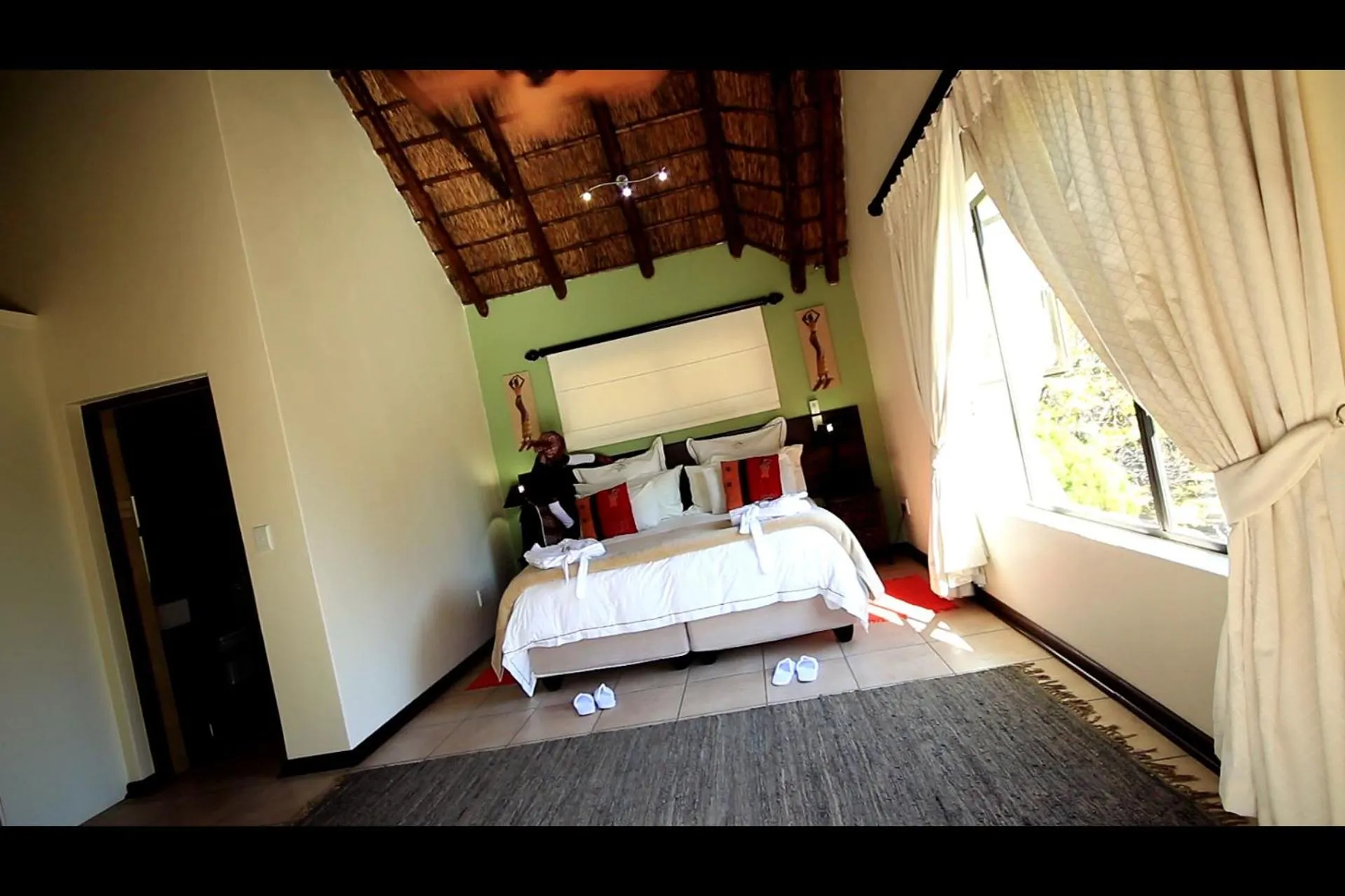 Staff, Bed in Blue Hills Lodge