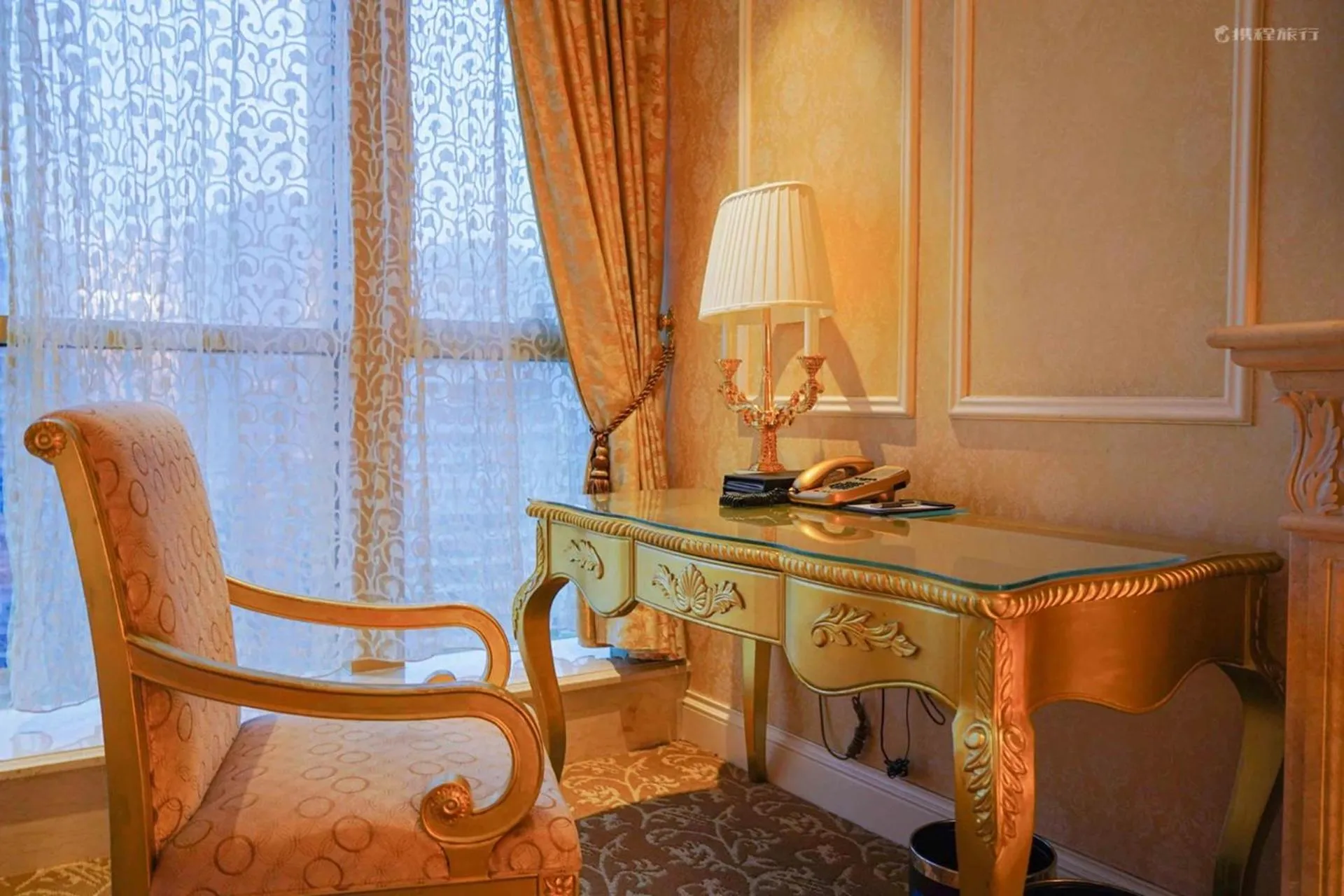 Seating area in Sheraton Chongqing Hotel