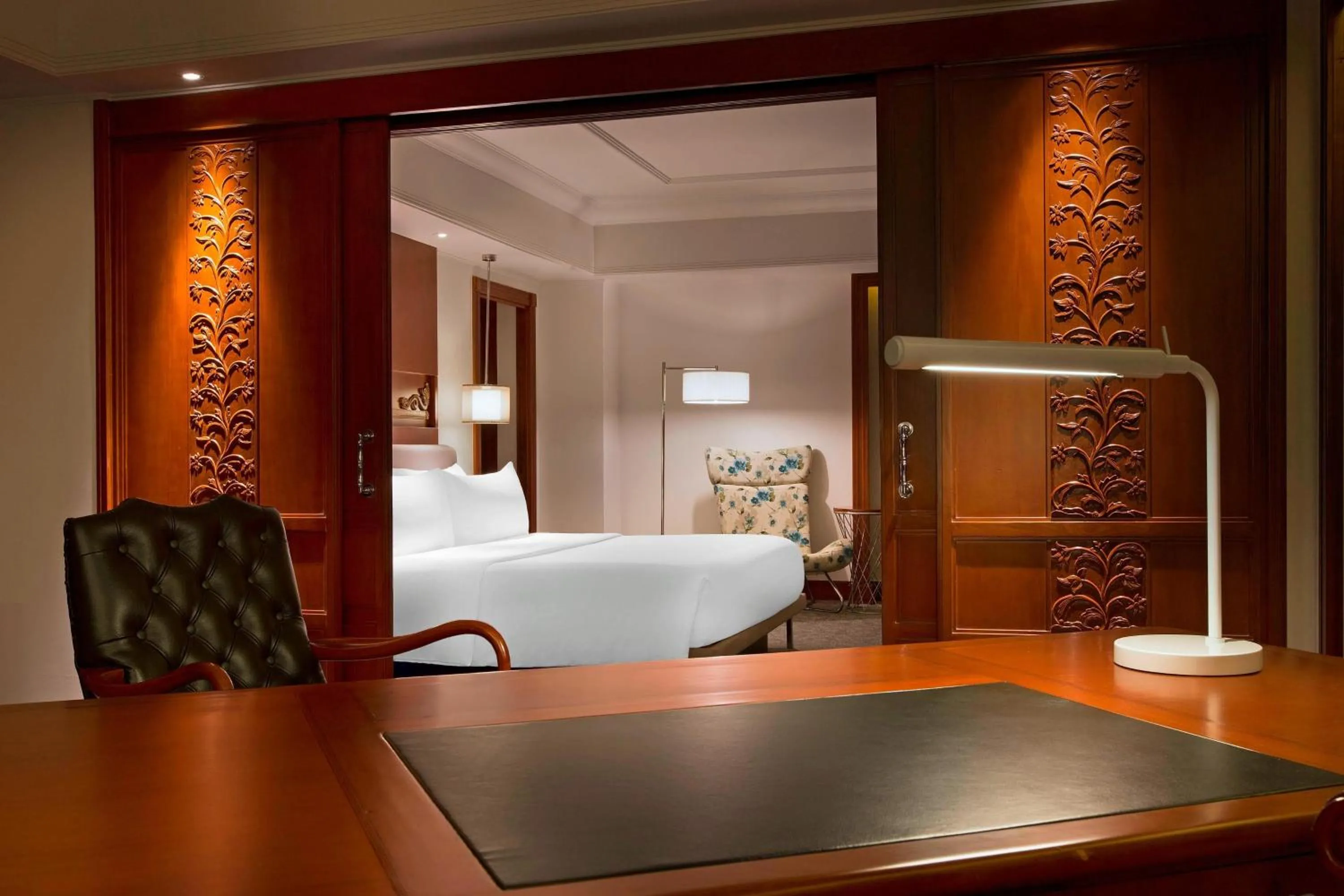 Bedroom, Bed in Le Meridien Jakarta