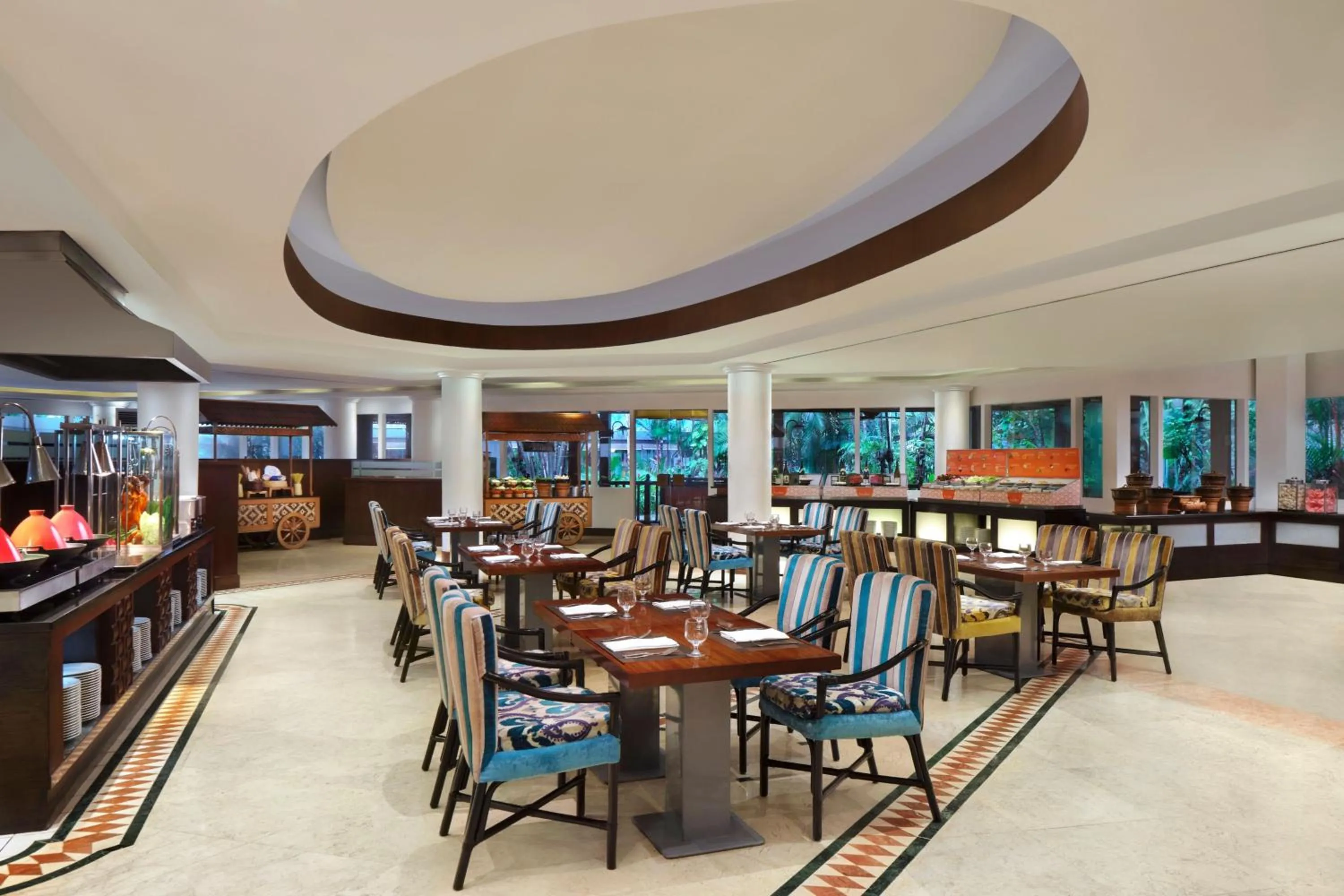 Restaurant/places to eat in Le Meridien Jakarta