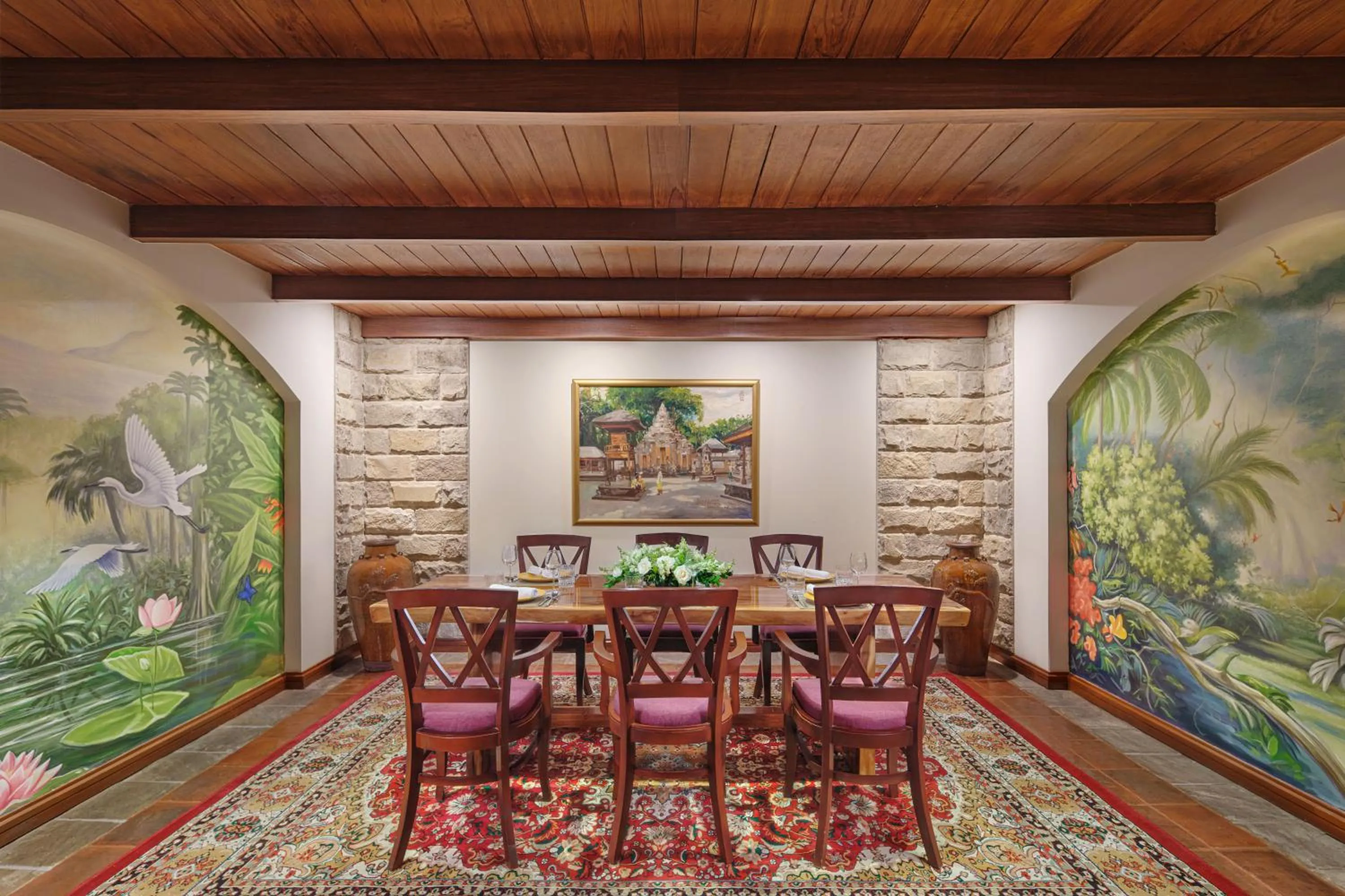 Restaurant/places to eat in Le Meridien Jakarta