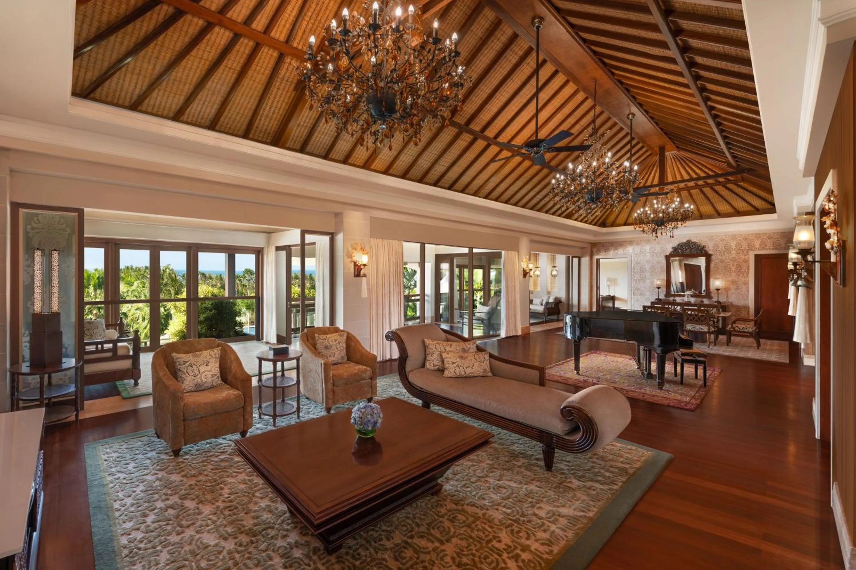Living room in The St. Regis Bali Resort