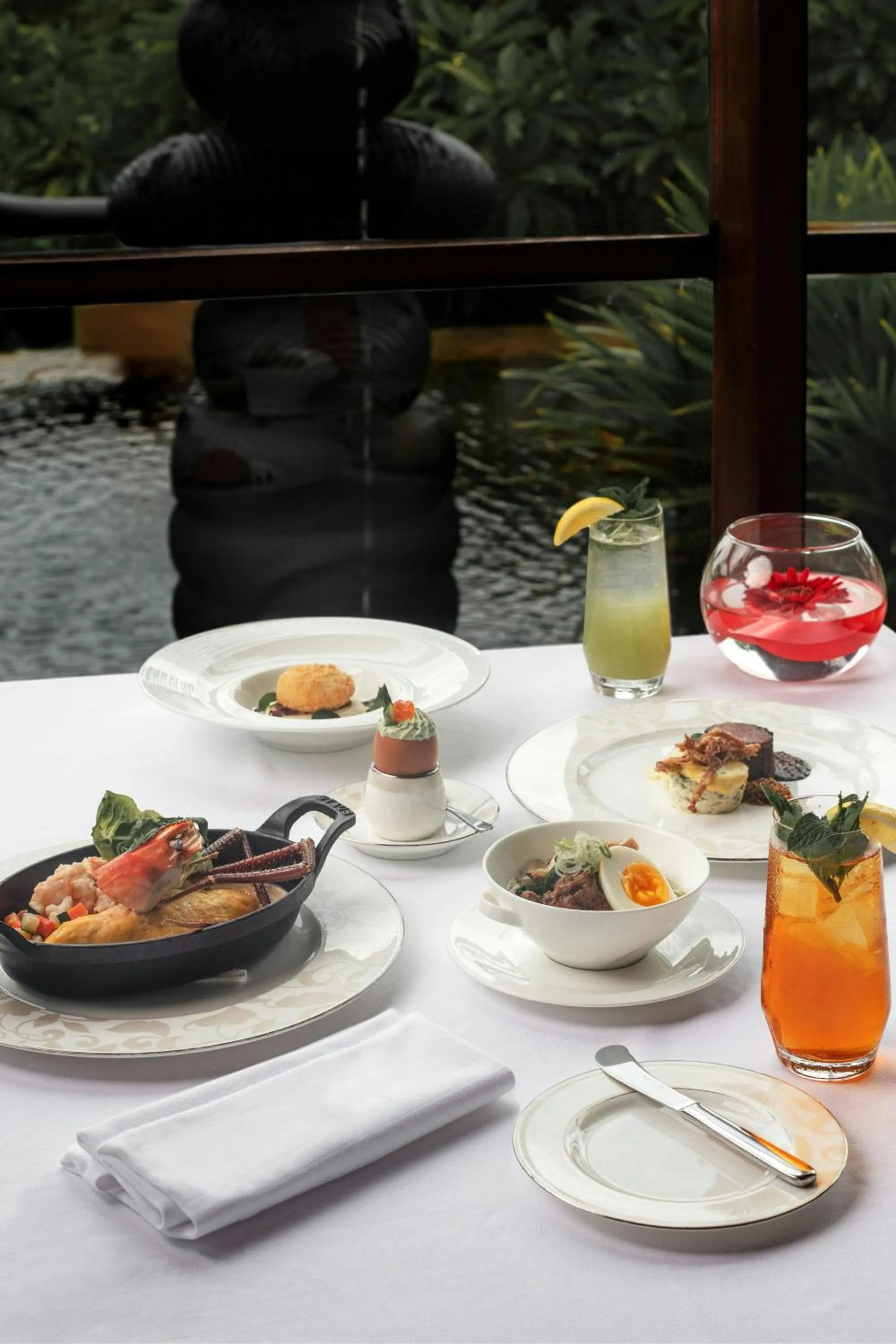 Restaurant/places to eat in The St. Regis Bali Resort