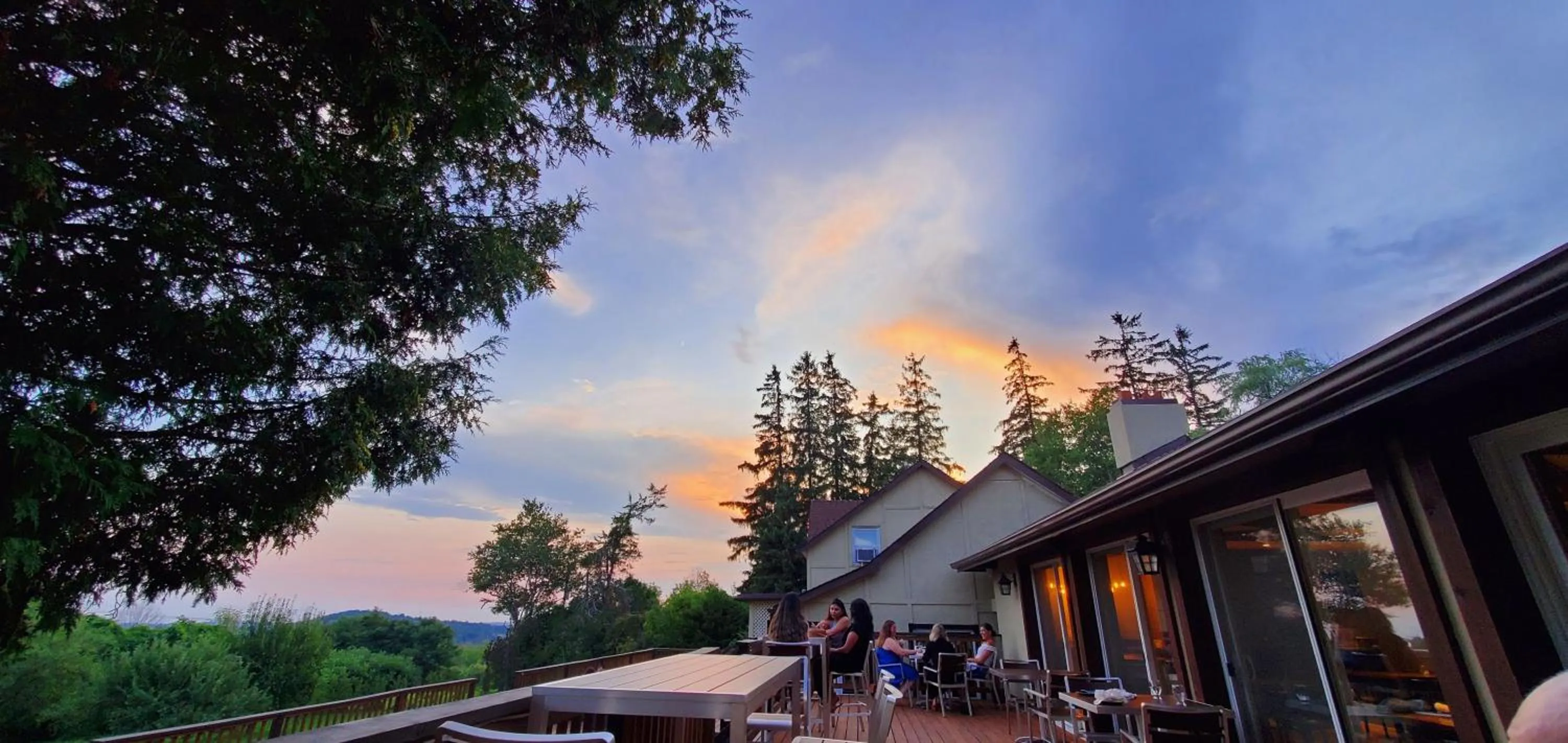 Restaurant/places to eat in Northumberland Heights Wellness Retreat & Spa