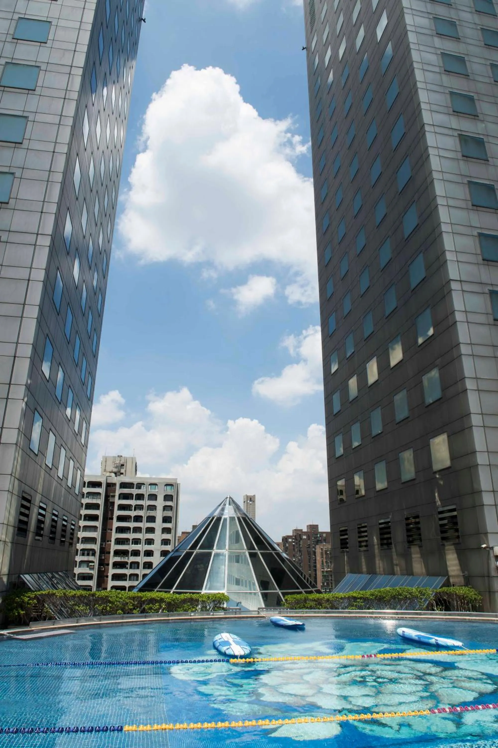 Pool view in Shangri-La Far Eastern, Taipei