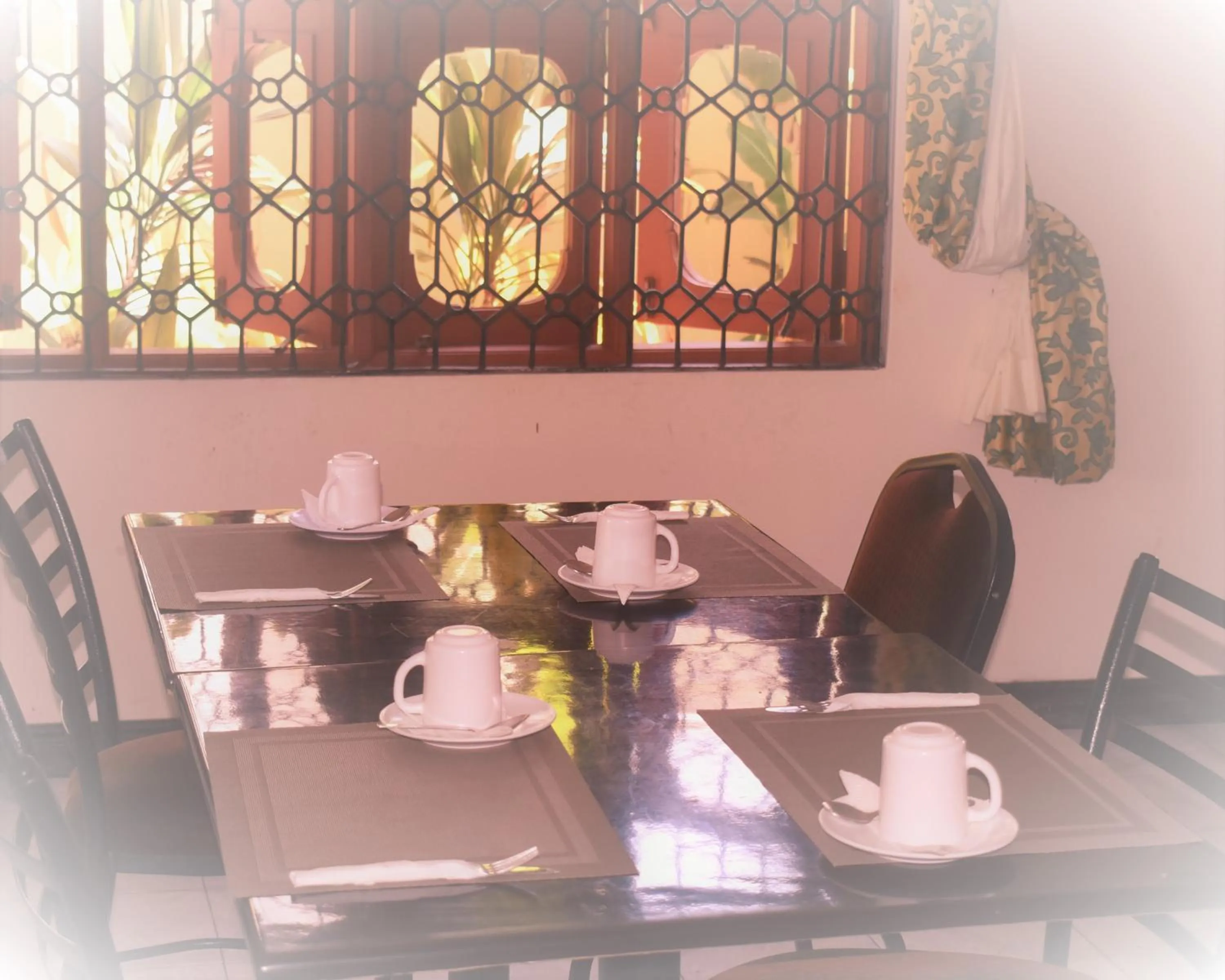 Restaurant/places to eat in Leinmach House Nyali