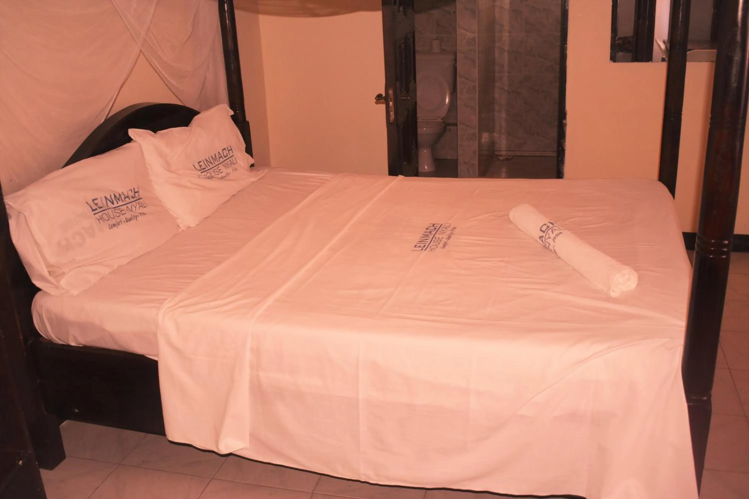 Bed in Leinmach House Nyali