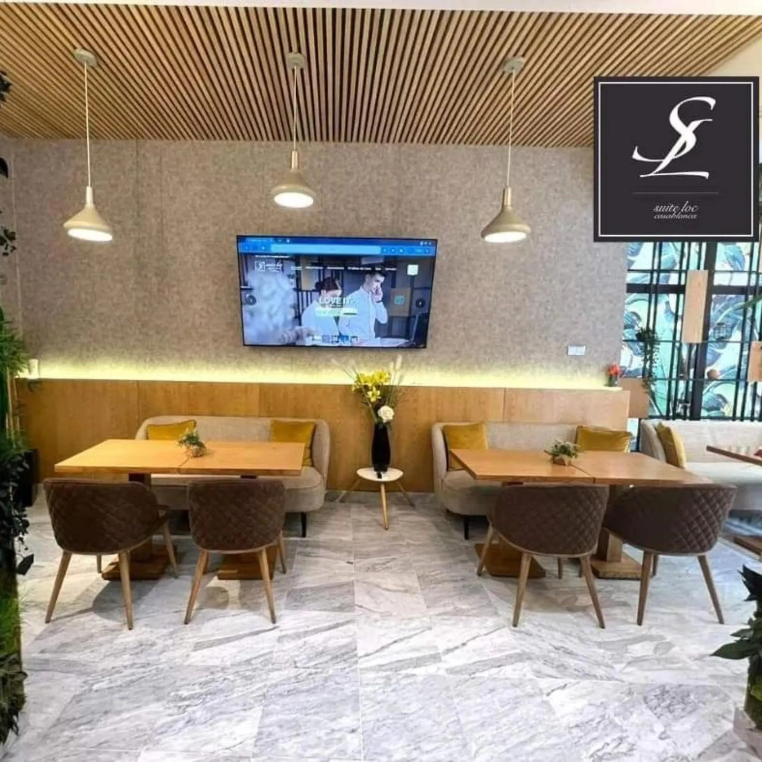 Restaurant/places to eat in Suite Loc Suite & Spa