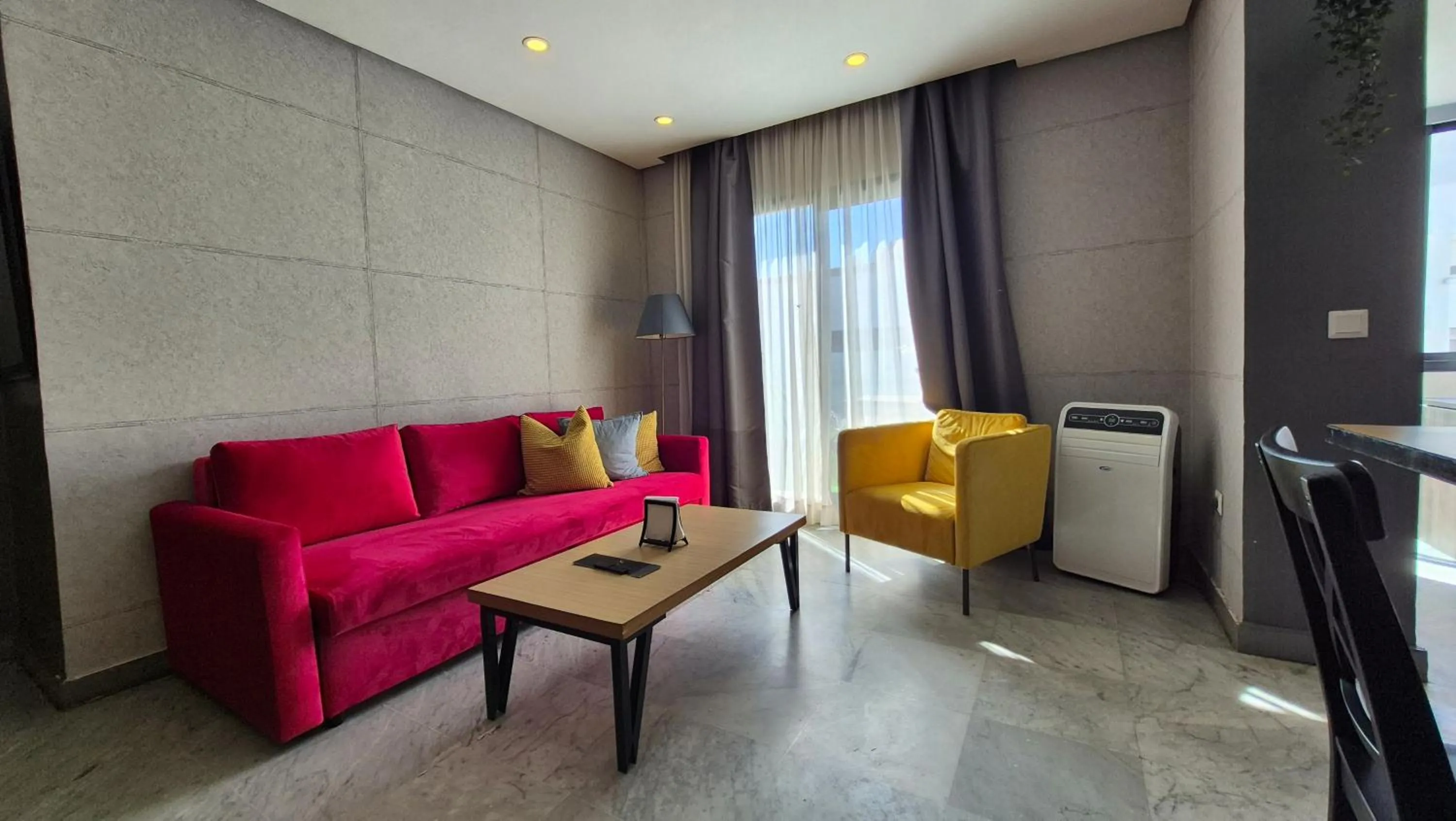 TV and multimedia in Suite Loc Suite & Spa