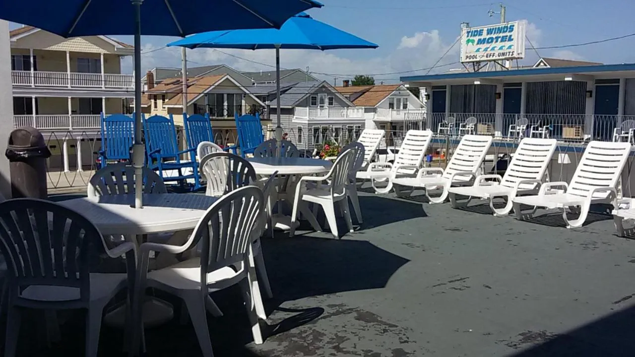 Property building in Tide Winds Motel