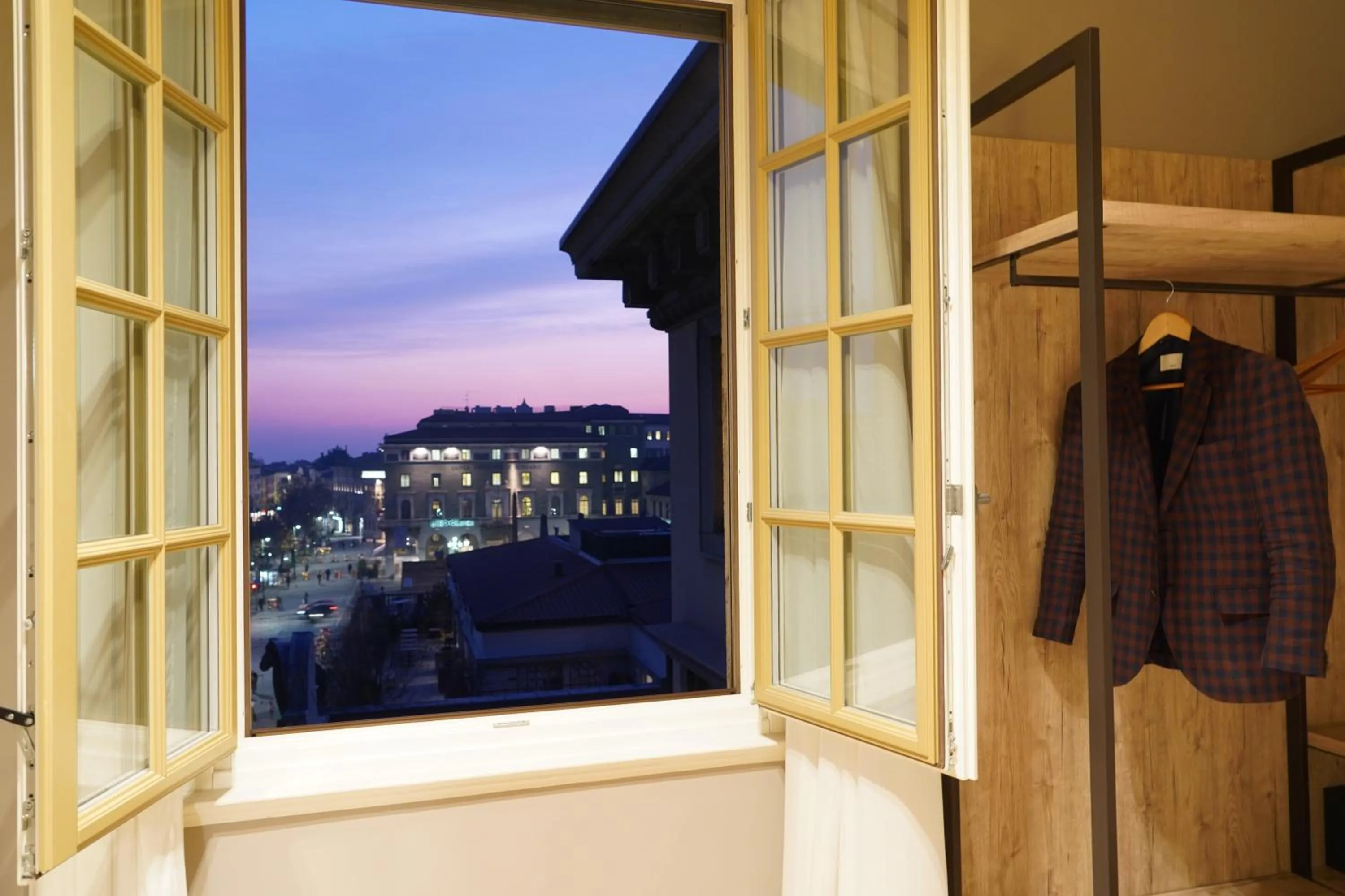 Night in Bergamo Inn 43