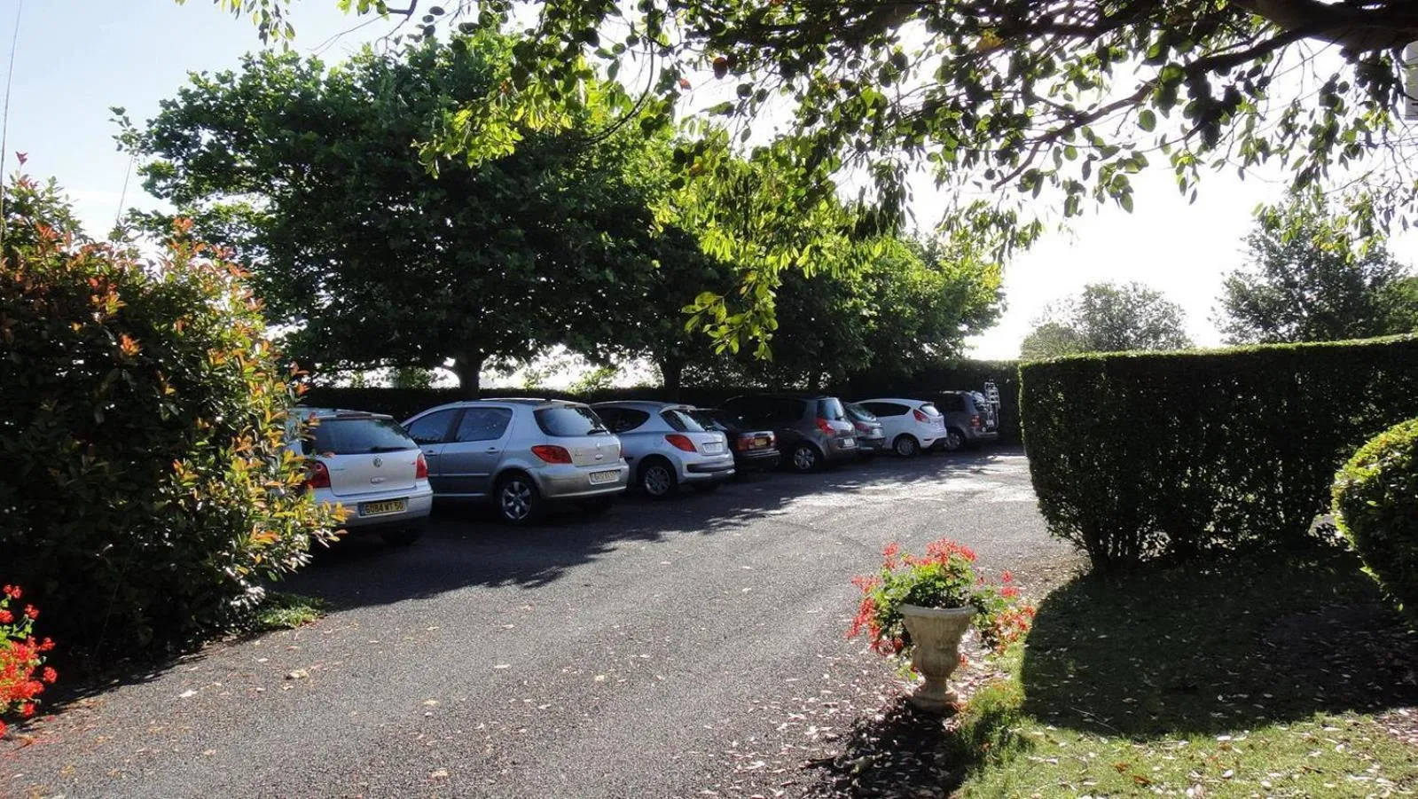 Parking in Les Vieilles Digues