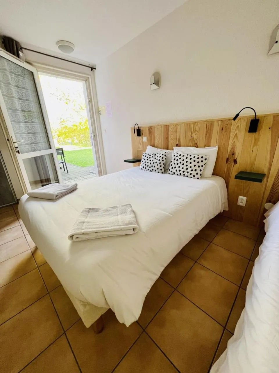 Bed in Hôtel Rose des Vents