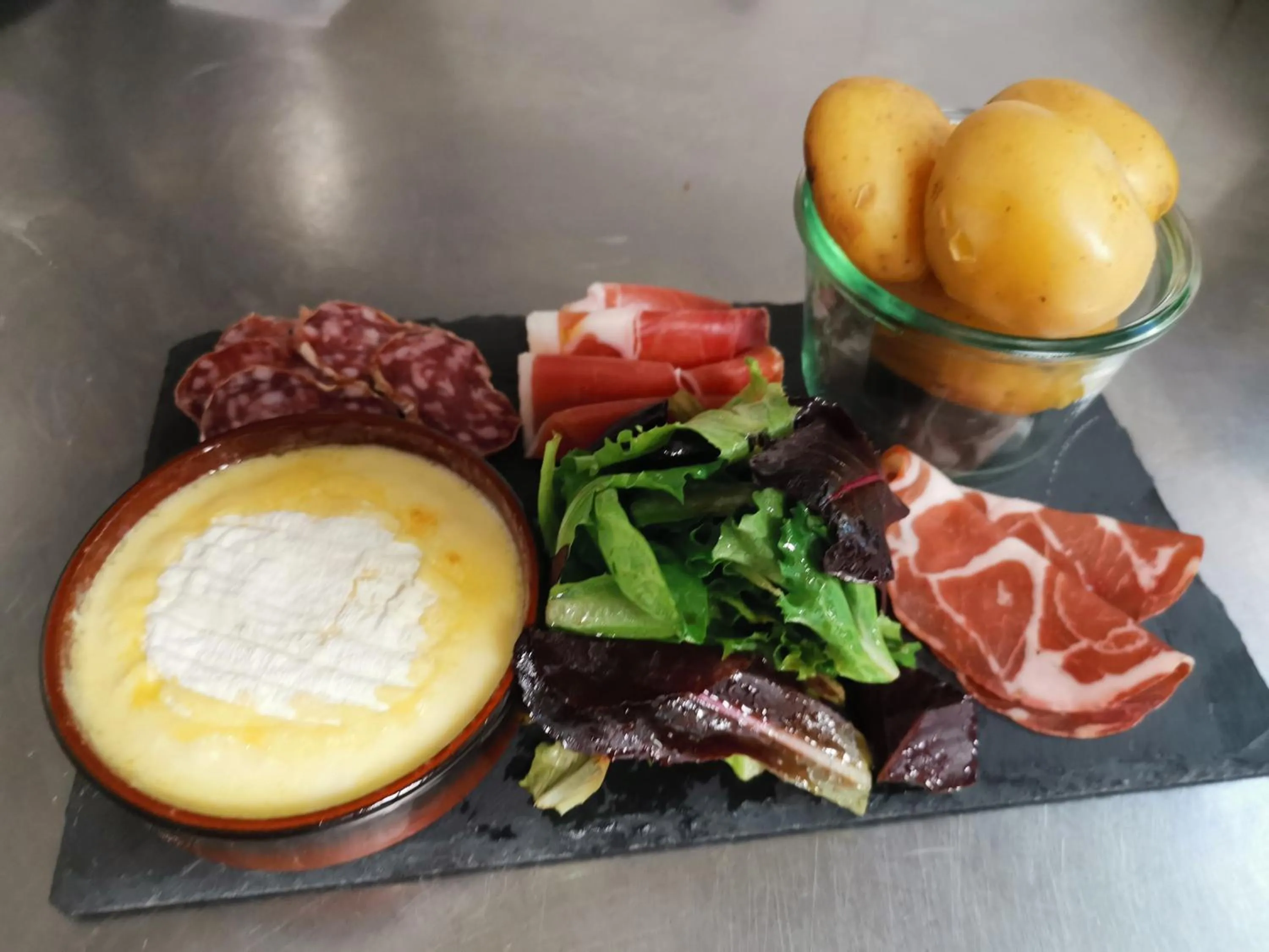 Restaurant/places to eat in Hôtel Rose des Vents