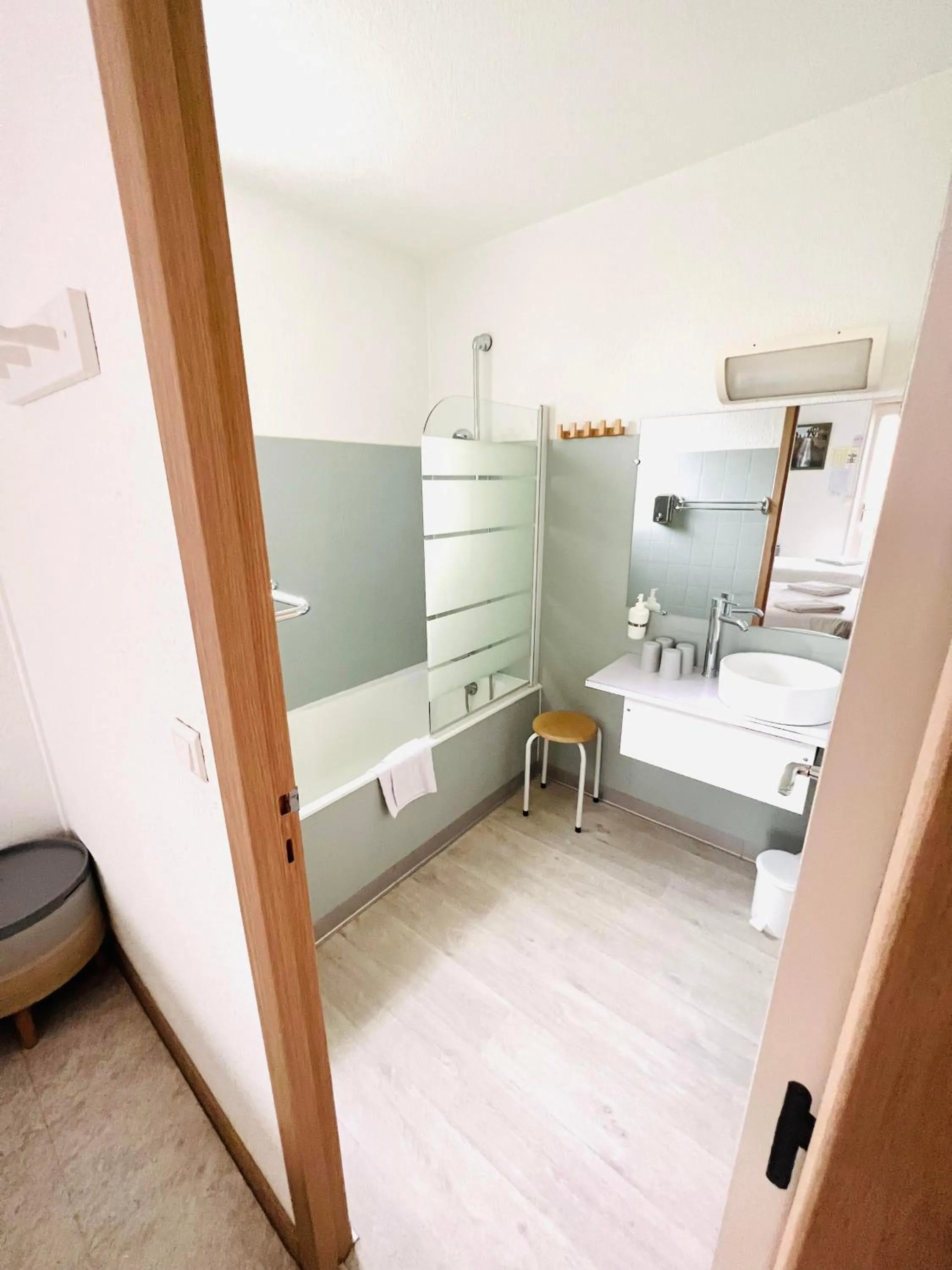 Bathroom in Hôtel Rose des Vents