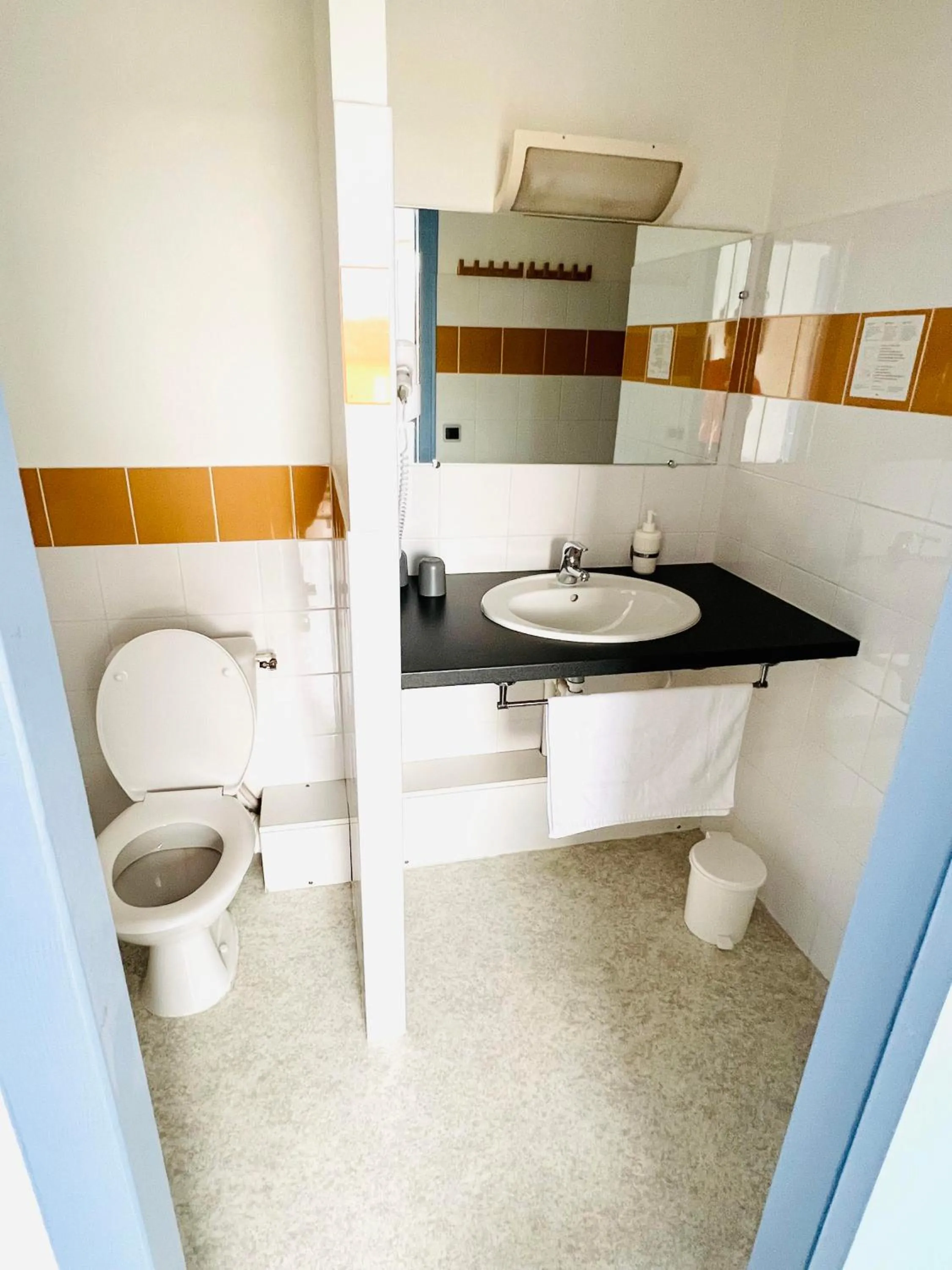 Bathroom in Hôtel Rose des Vents