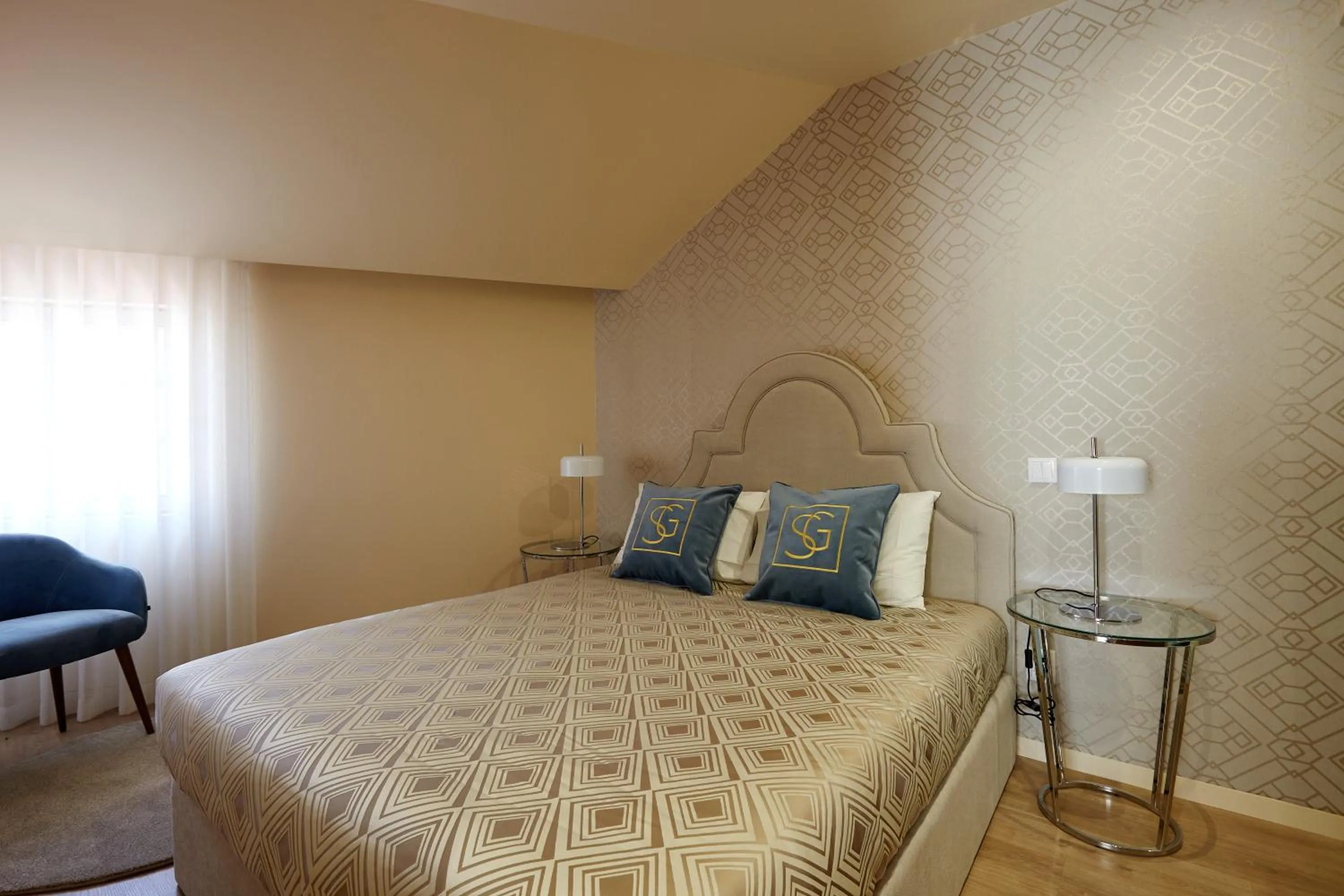 Bedroom, Bed in Signature Apartments Os Terceiros