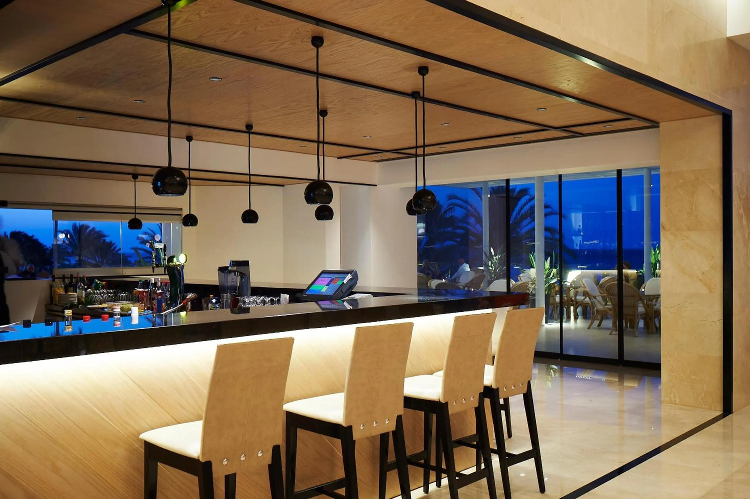 Lounge or bar in Sunrise Beach Hotel