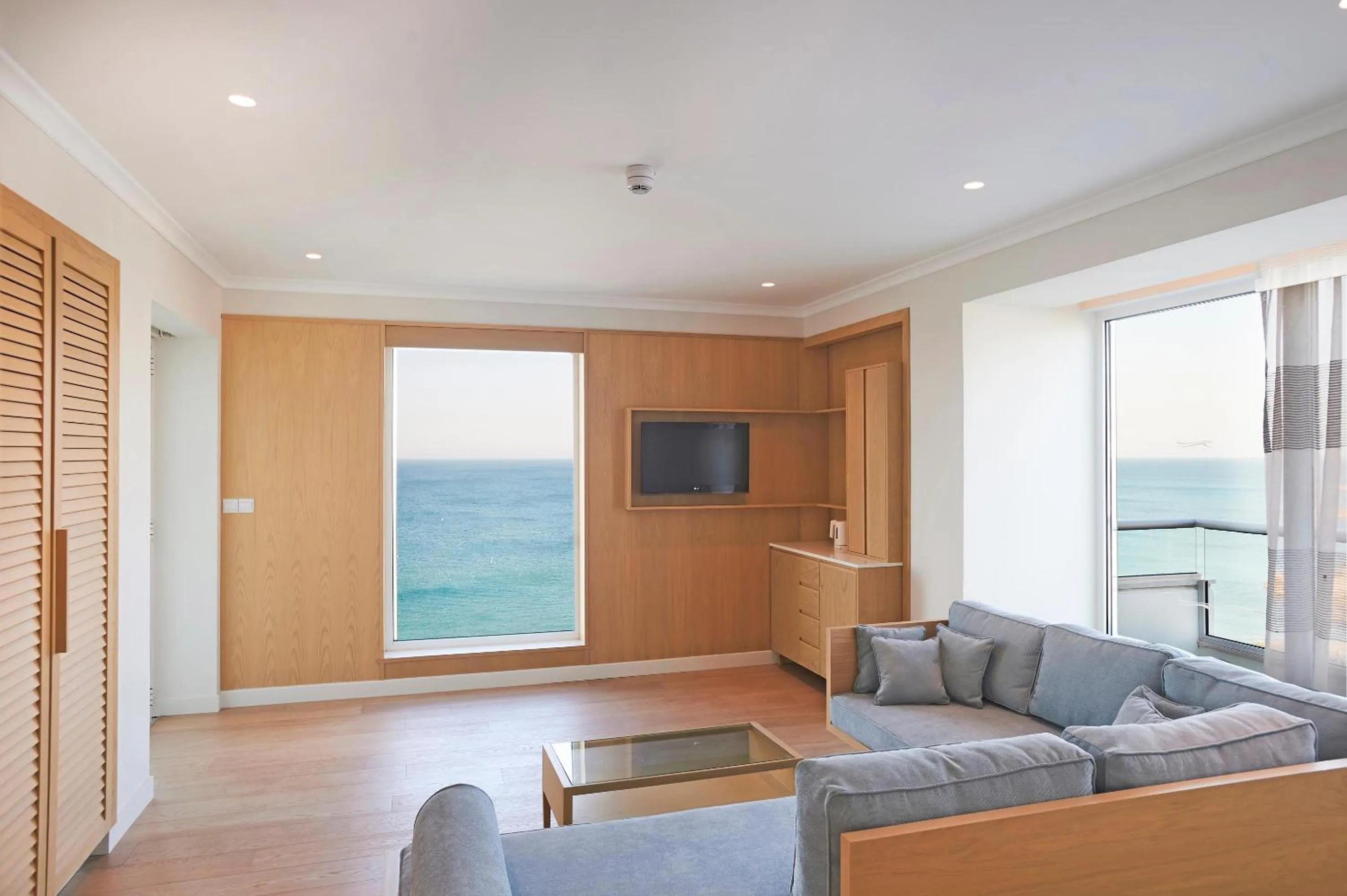 Photo of the whole room in Sunrise Beach Hotel