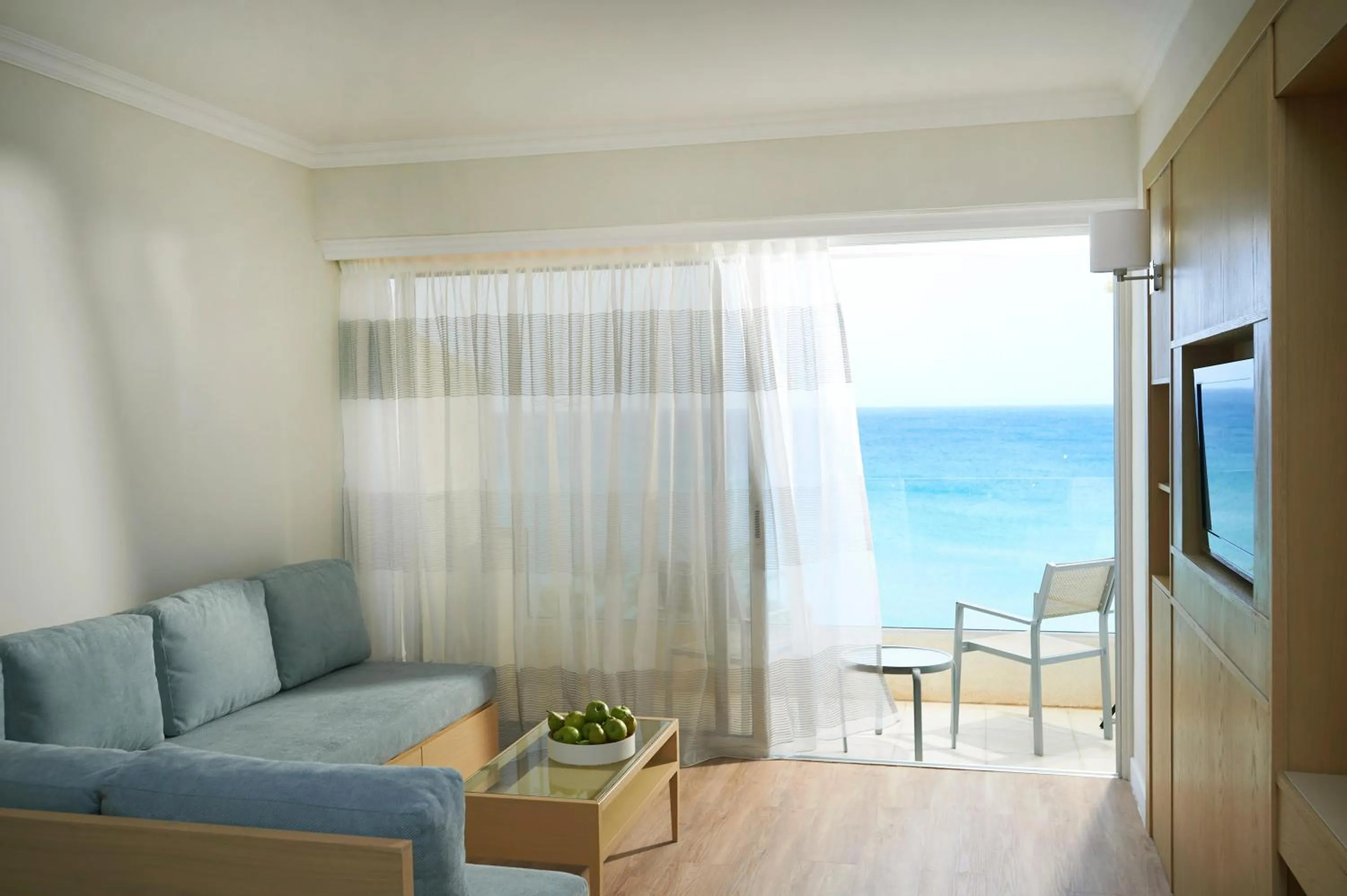 Photo of the whole room in Sunrise Beach Hotel