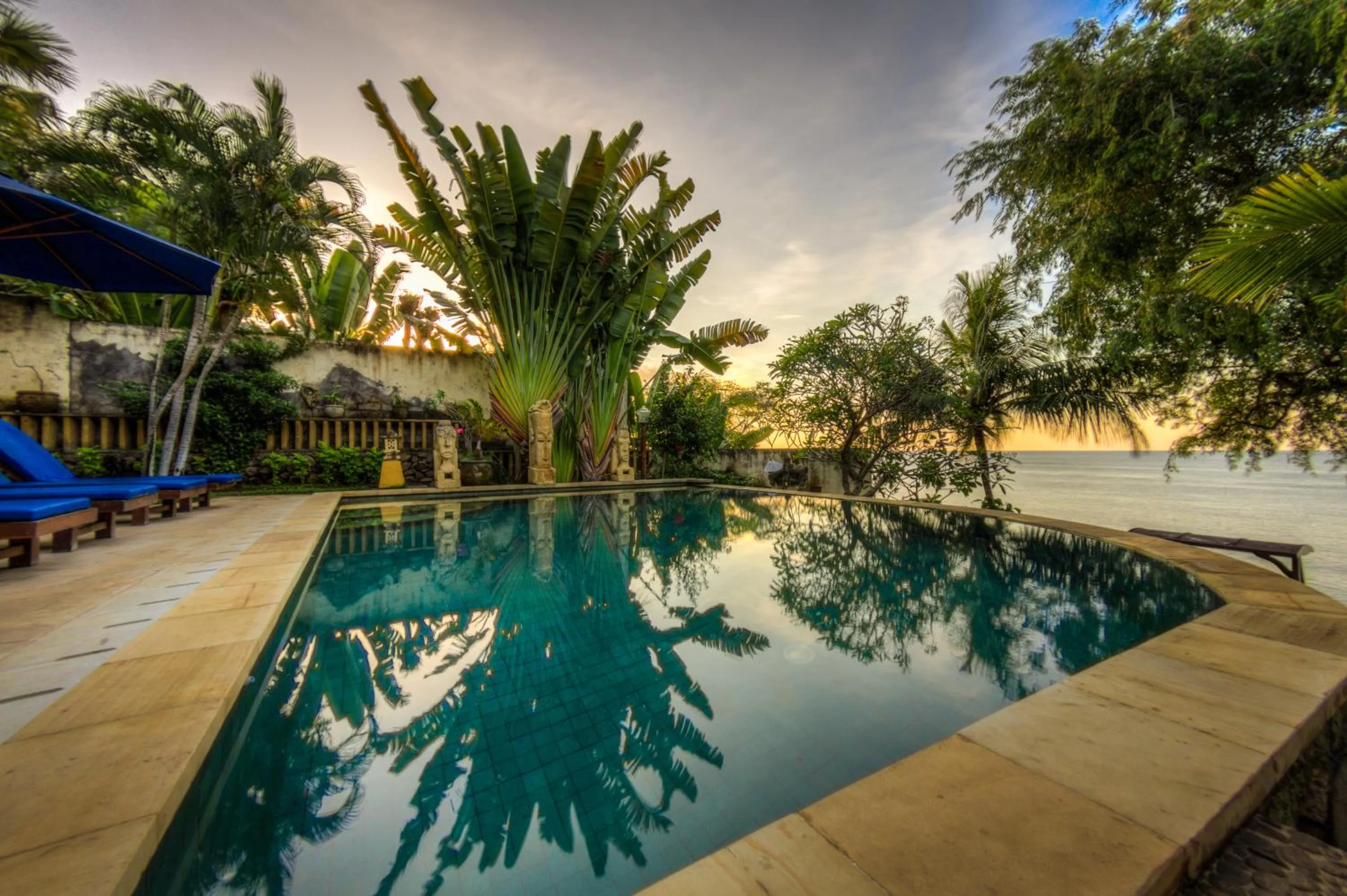 Swimming pool in Onlyou Villas