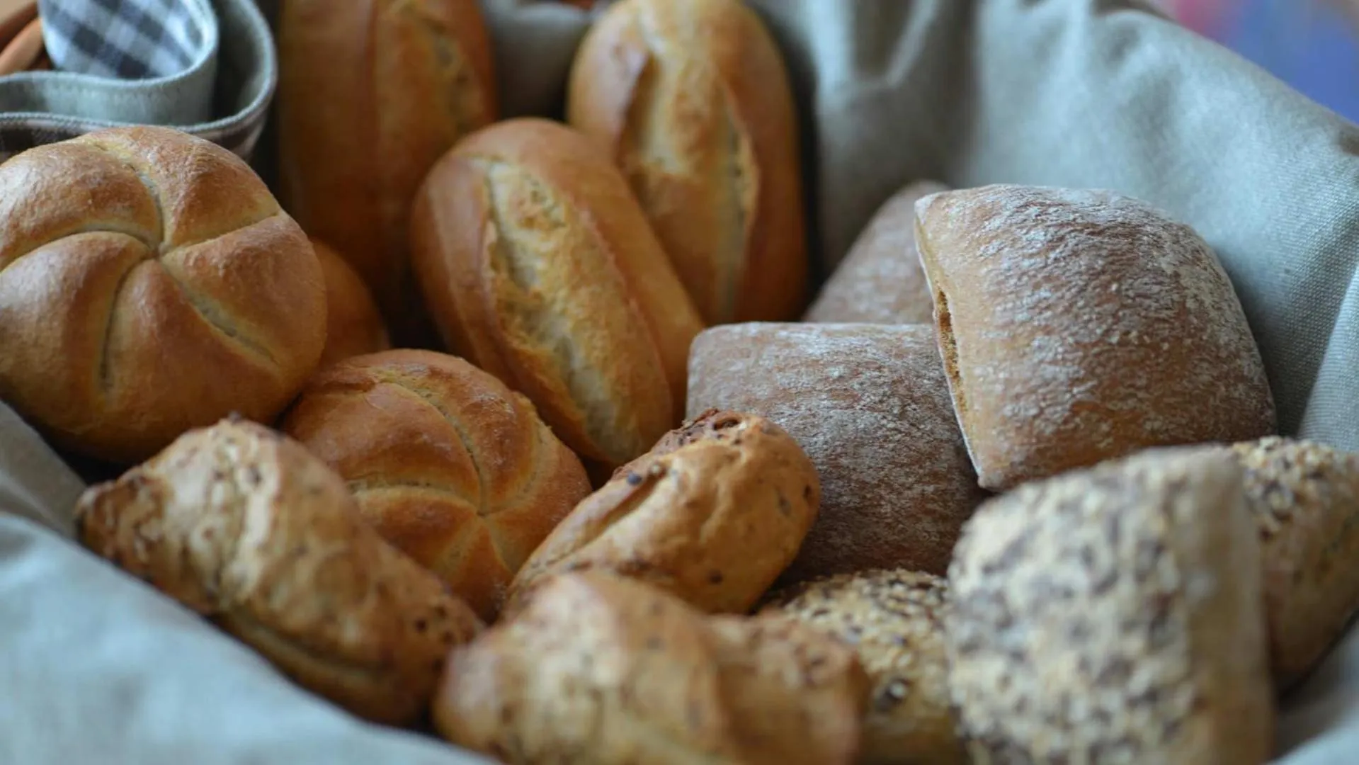 Buffet breakfast in Naturhotel Haller