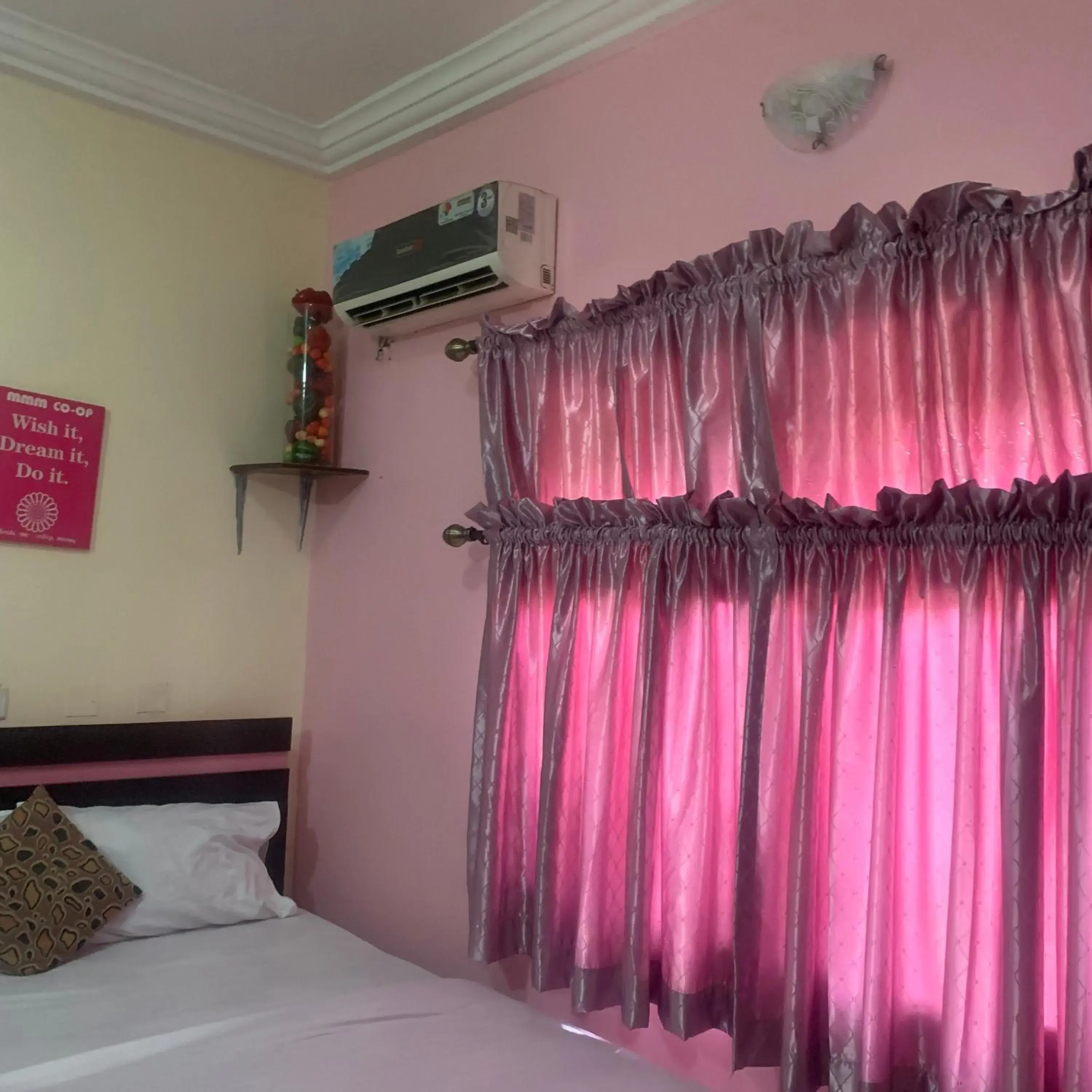 Deluxe Suite - single occupancy in Health Plaza Abuja Deluxe Suite - single occupancy in Health Plaza Abuja