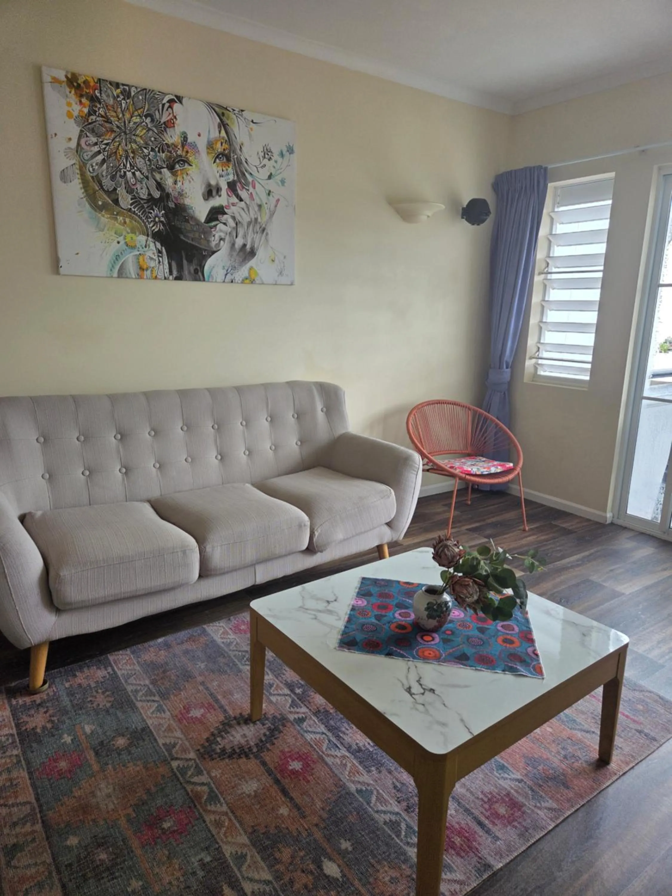 Living room in Villa Vaucluse Apartments