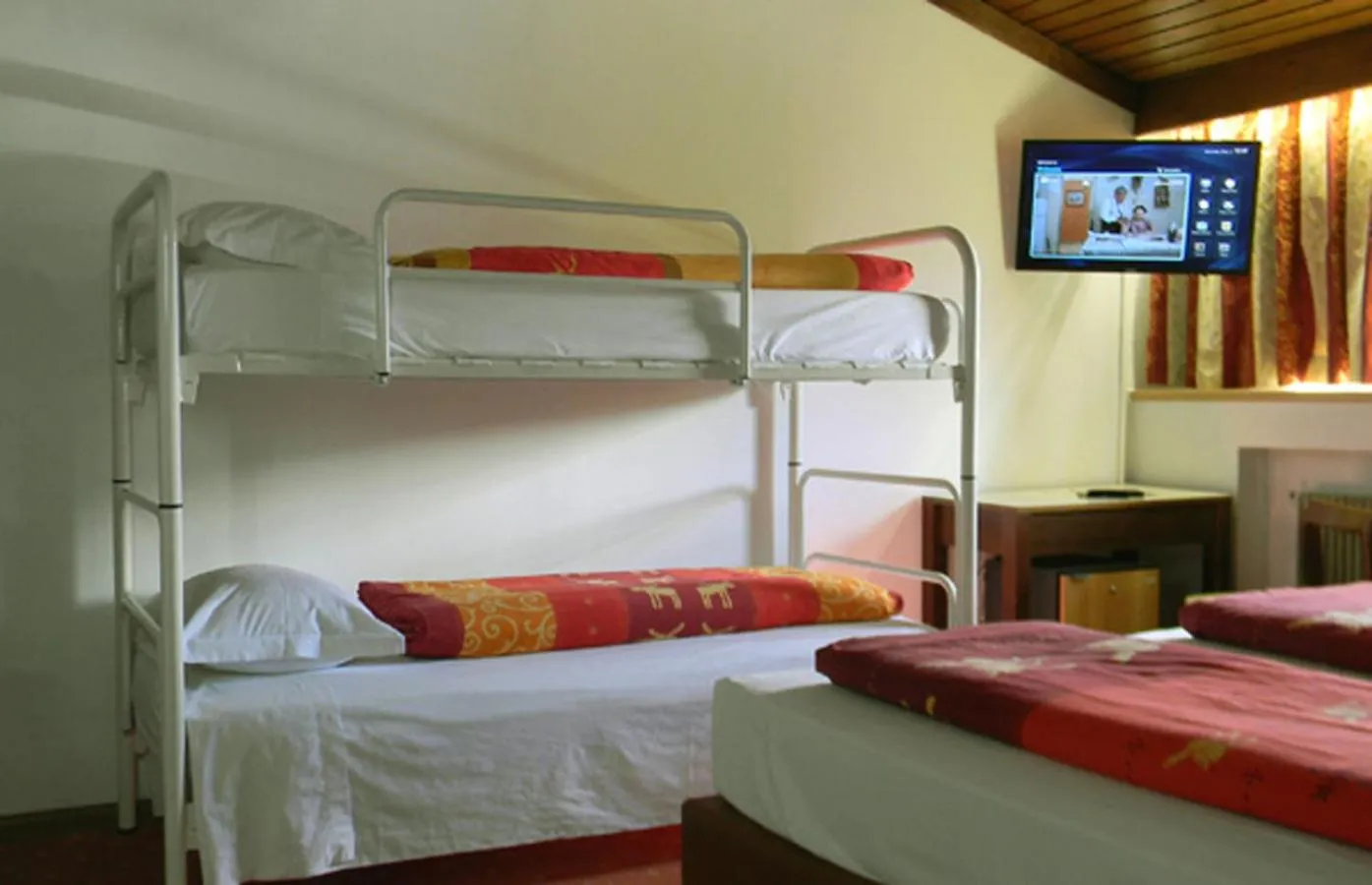 bunk bed, Bed in Hotel Bologna