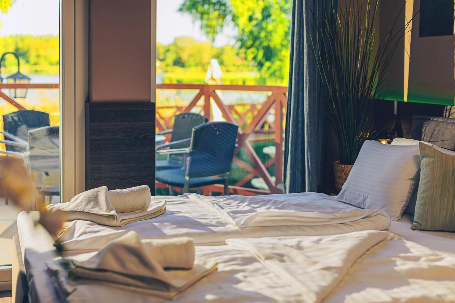 Bed in Mártoni Resort & Restaurant