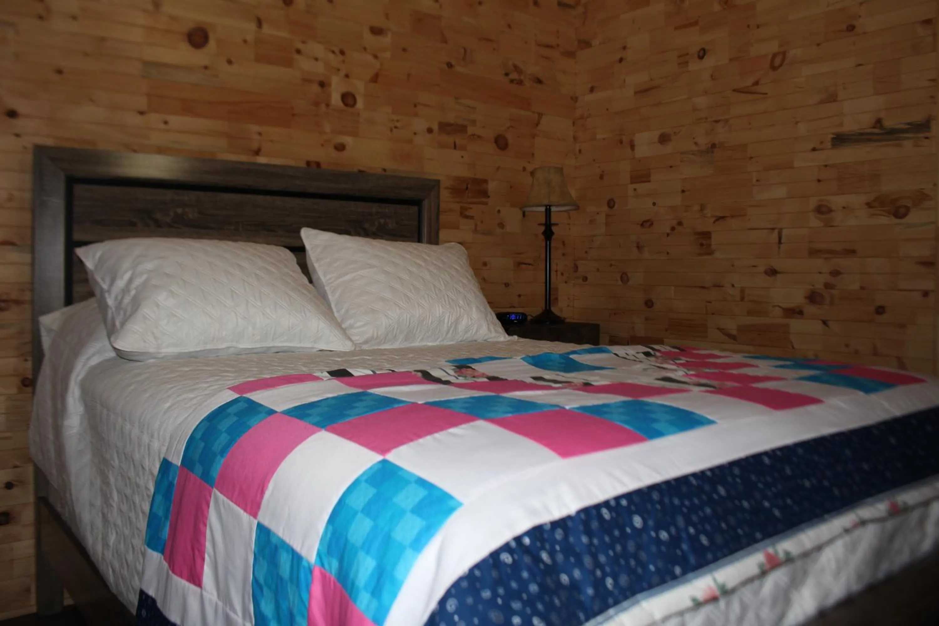 Bed in Raleigh Rooms & Taylor's Crafts