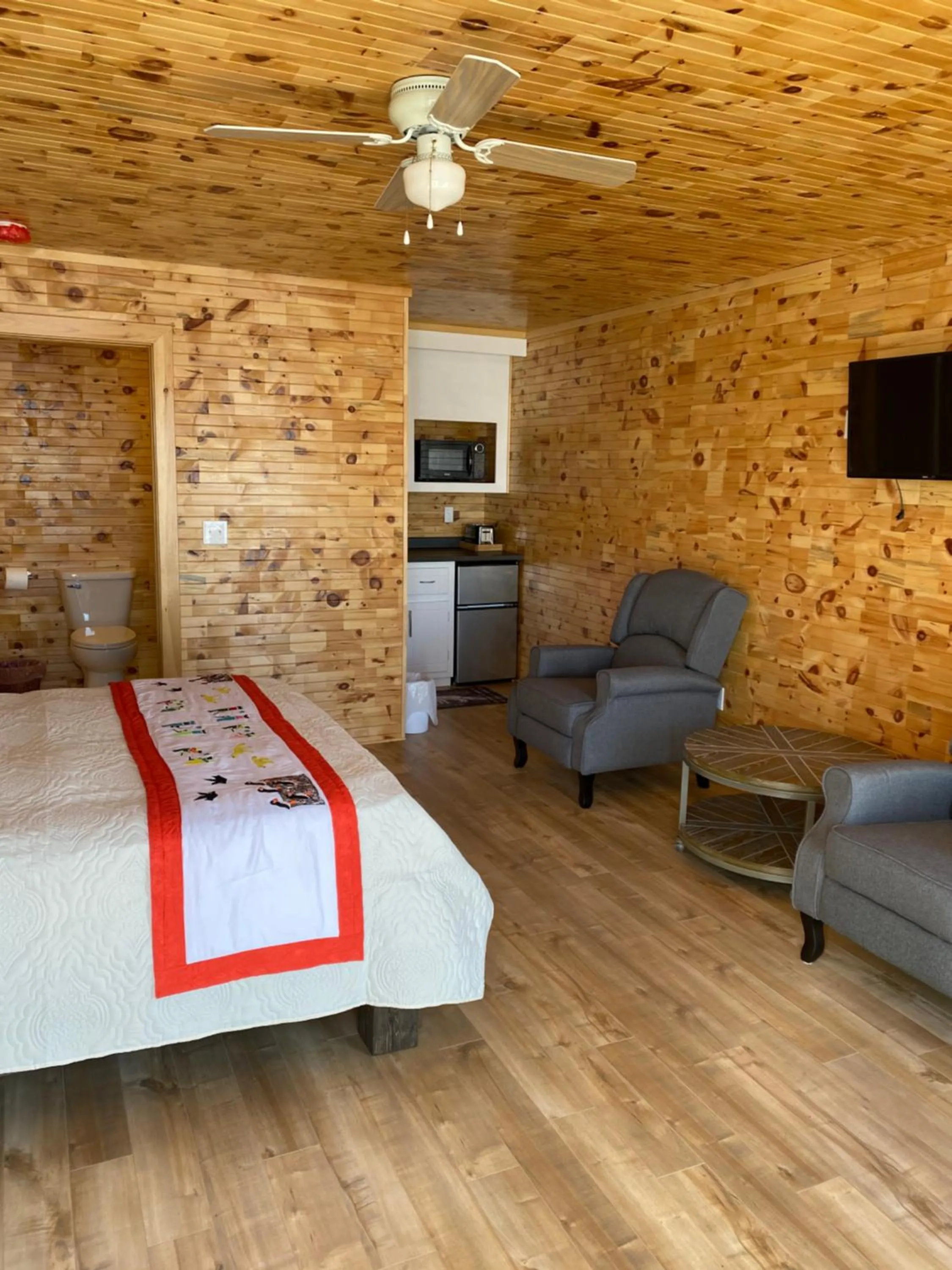 Bed in Raleigh Rooms & Taylor's Crafts