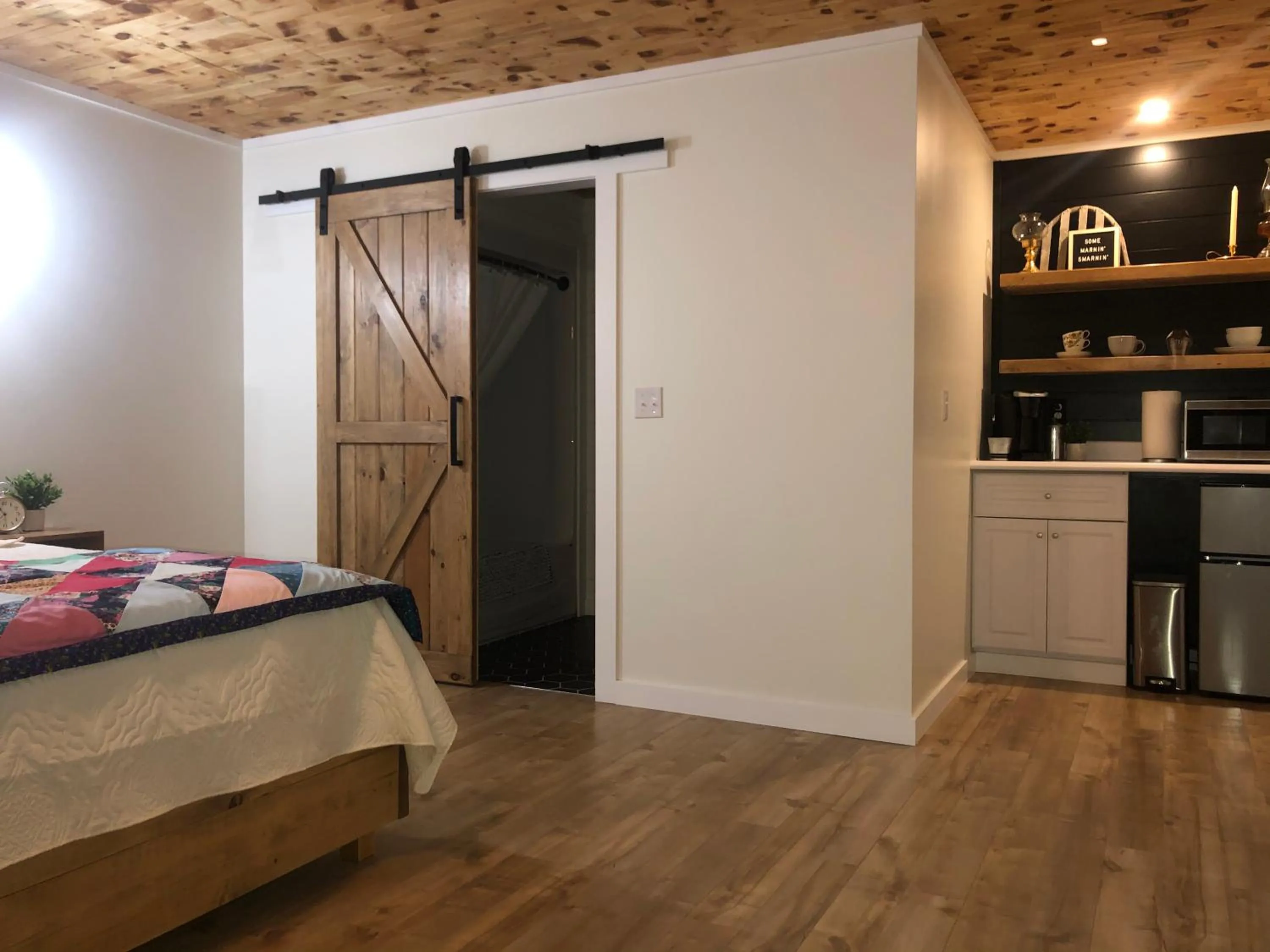 Bed in Raleigh Rooms & Taylor's Crafts