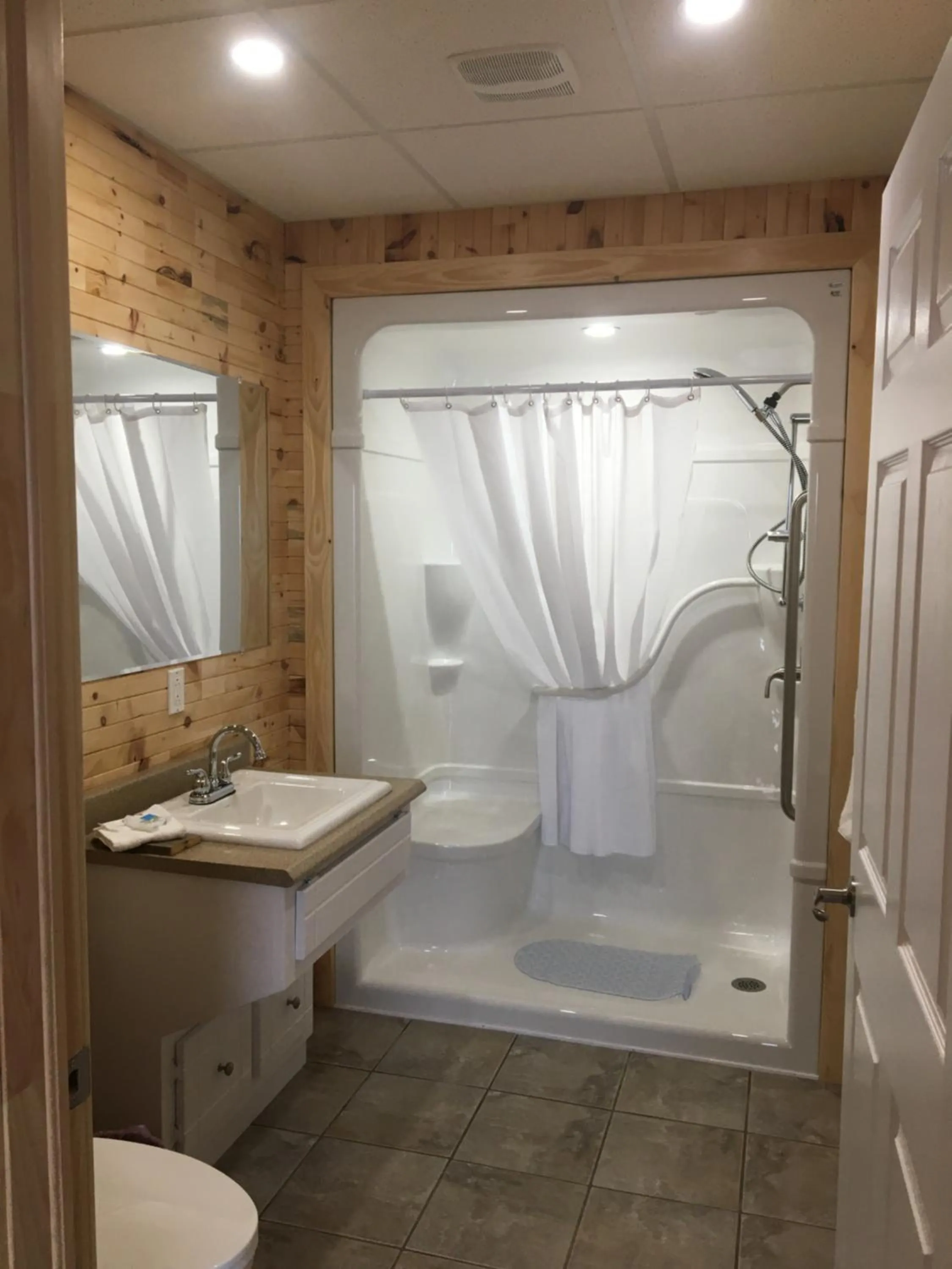 Raleigh Rooms & Taylor's Crafts