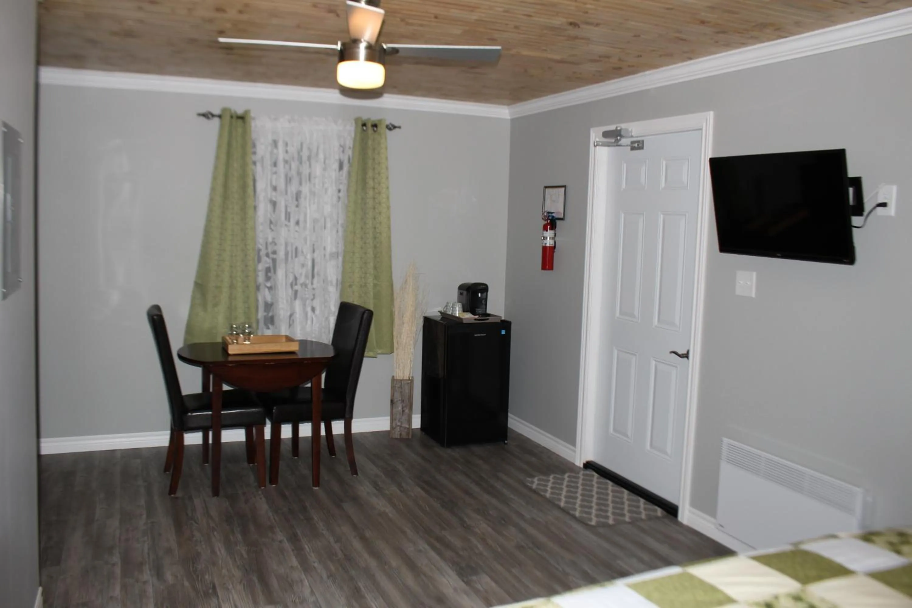 Raleigh Rooms & Taylor's Crafts