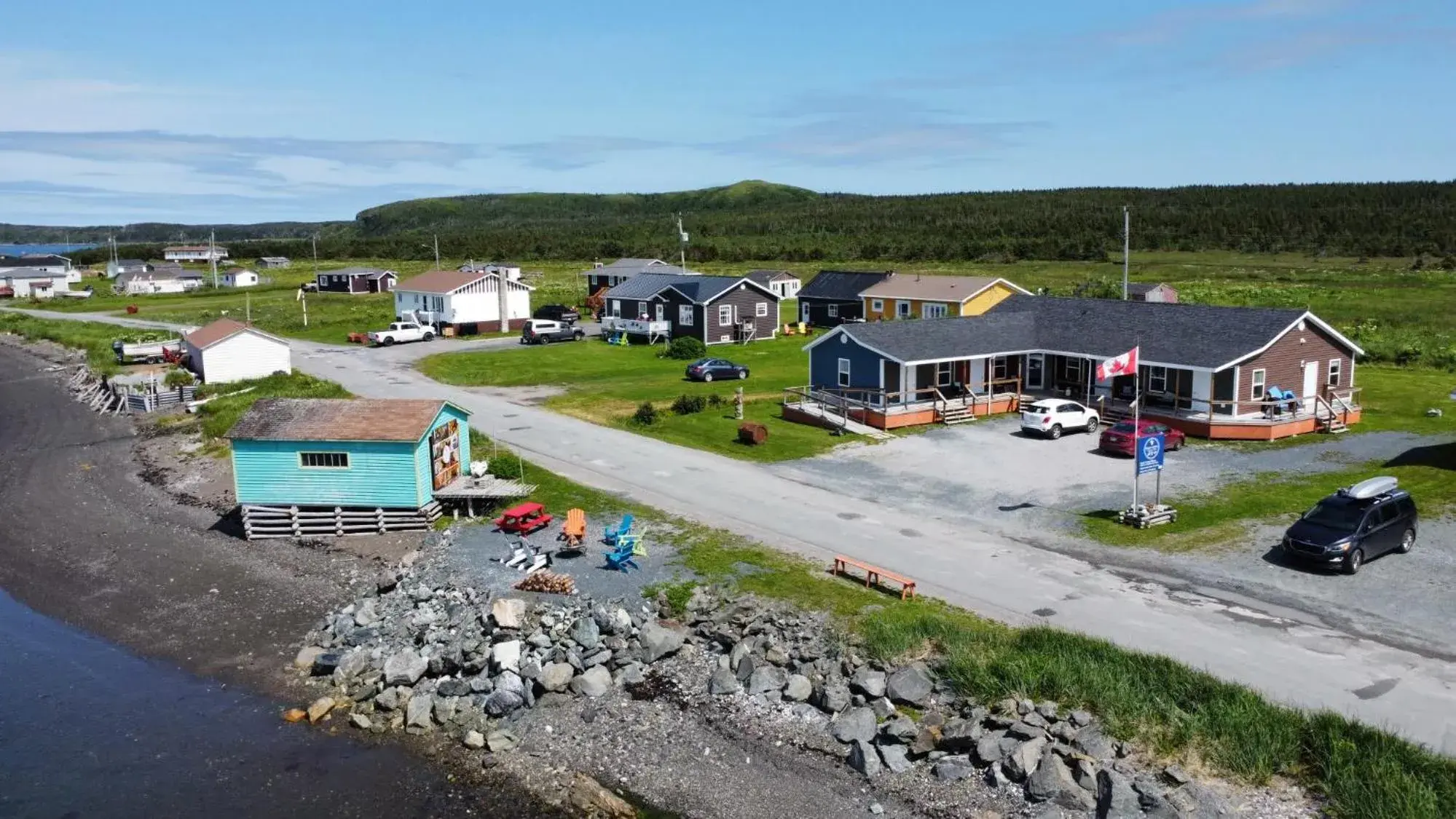 Two-Bedroom Suite in Raleigh Rooms & Taylor's Crafts Two-Bedroom Suite in Raleigh Rooms & Taylor's Crafts
