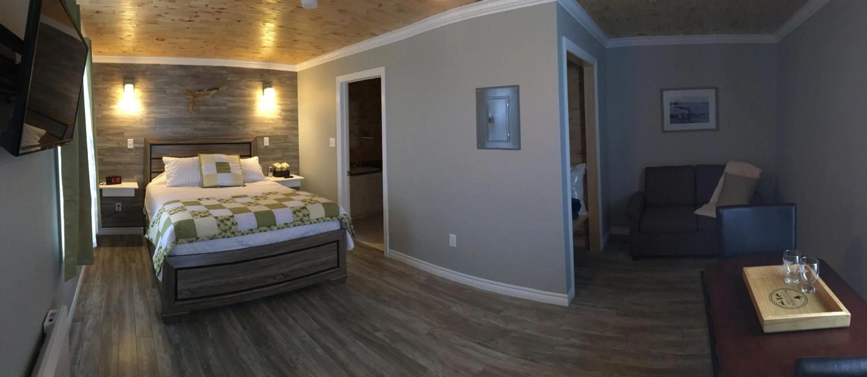 Bed in Raleigh Rooms & Taylor's Crafts