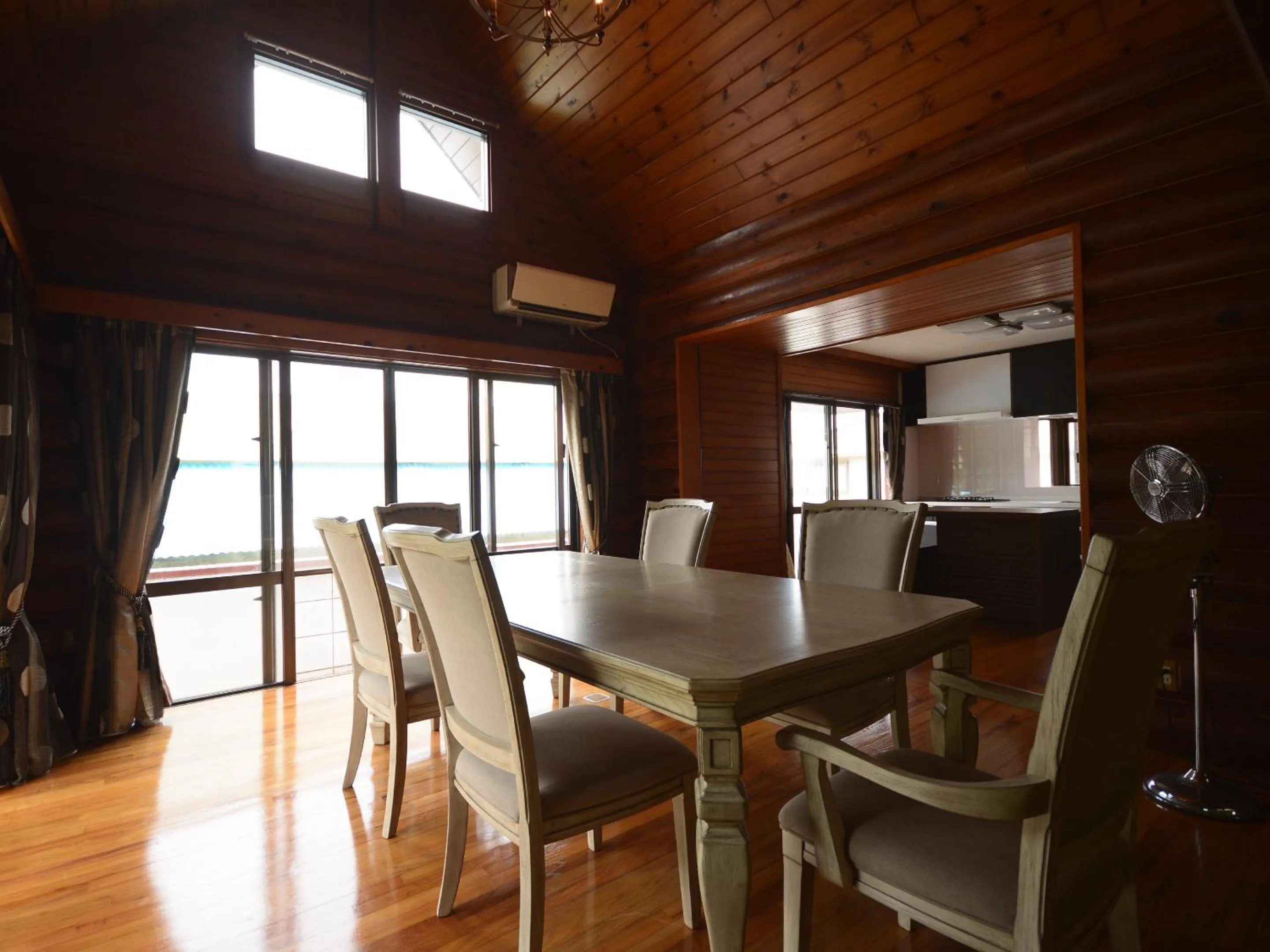 Dining area in Buzz Resort