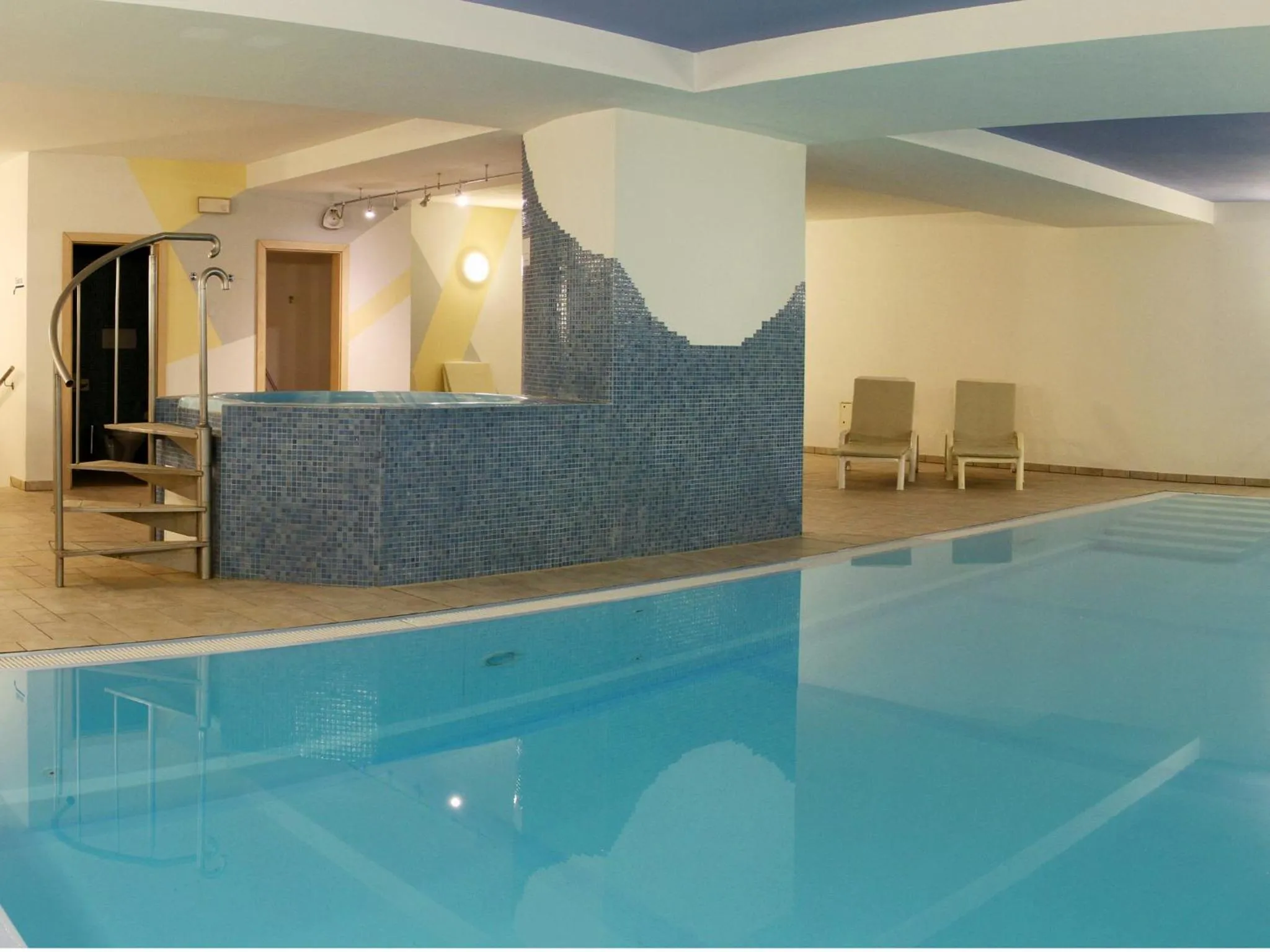 Swimming pool in Residence Sonneck