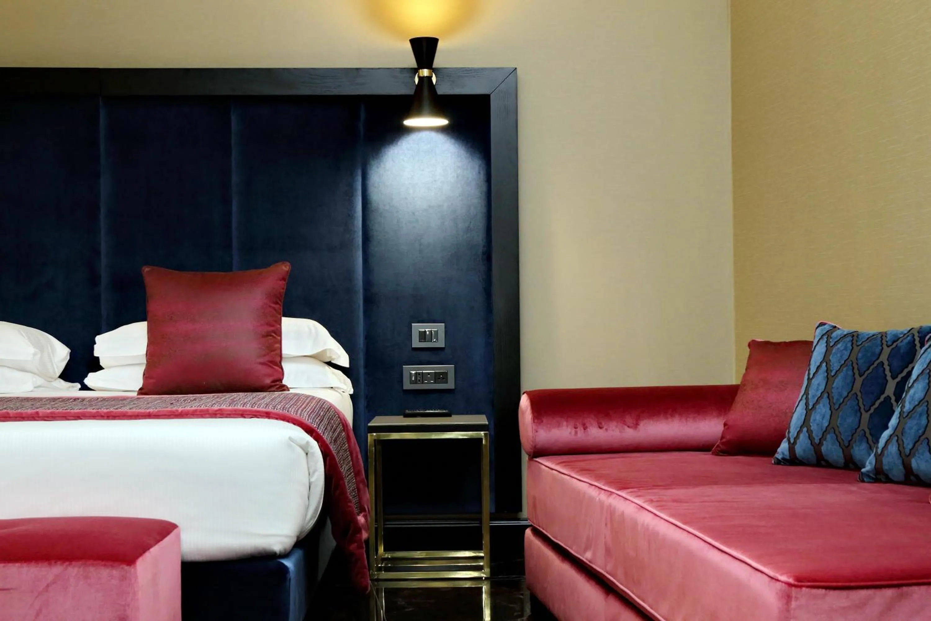 Bed in BQ House Colosseo Luxury Rooms