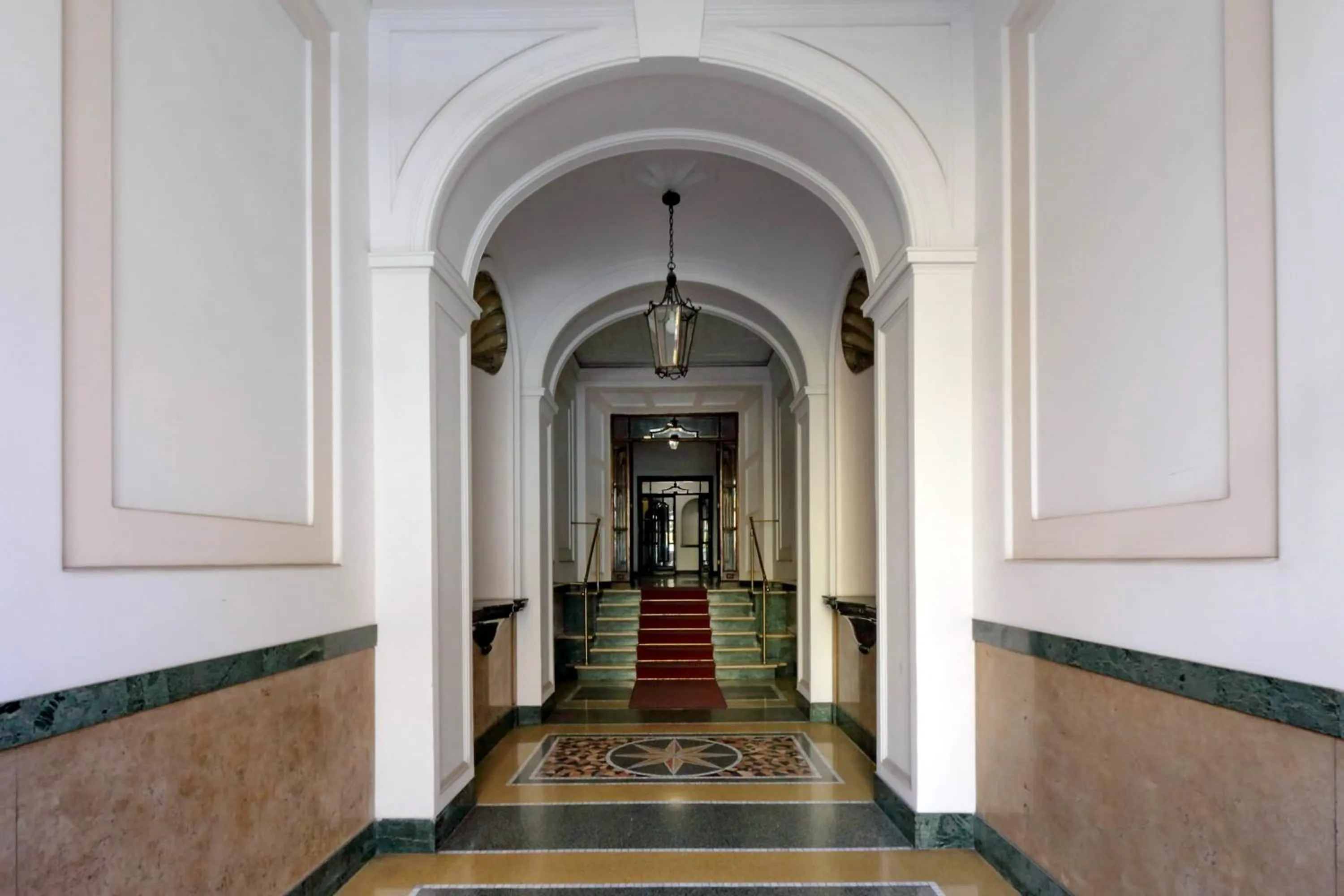 Property building in BQ House Colosseo Luxury Rooms